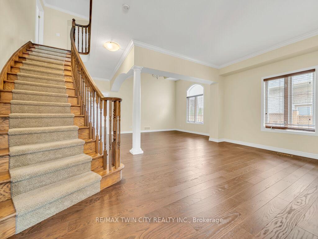 Photo 6 of 182 Doon Mills Drive, Kitchener — HOMEH