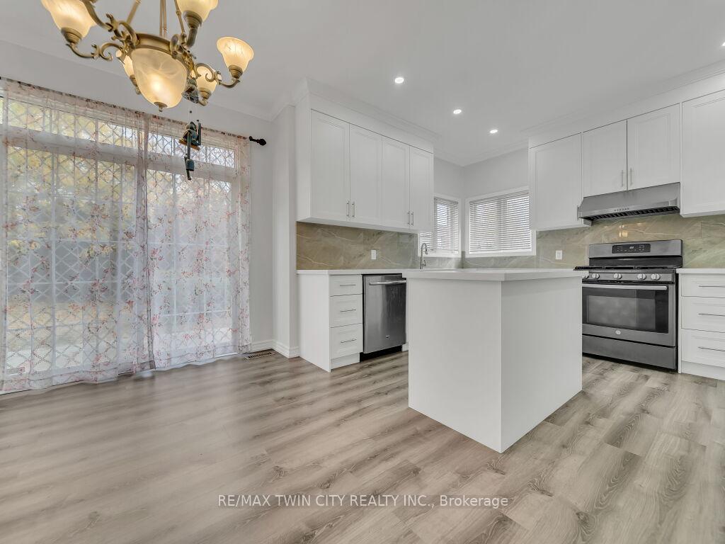 Photo 12 of 182 Doon Mills Drive, Kitchener — HOMEH