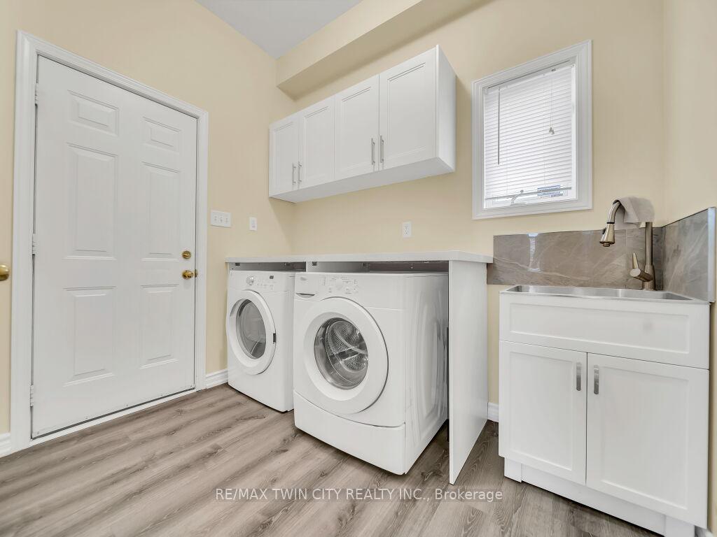 Photo 16 of 182 Doon Mills Drive, Kitchener — HOMEH