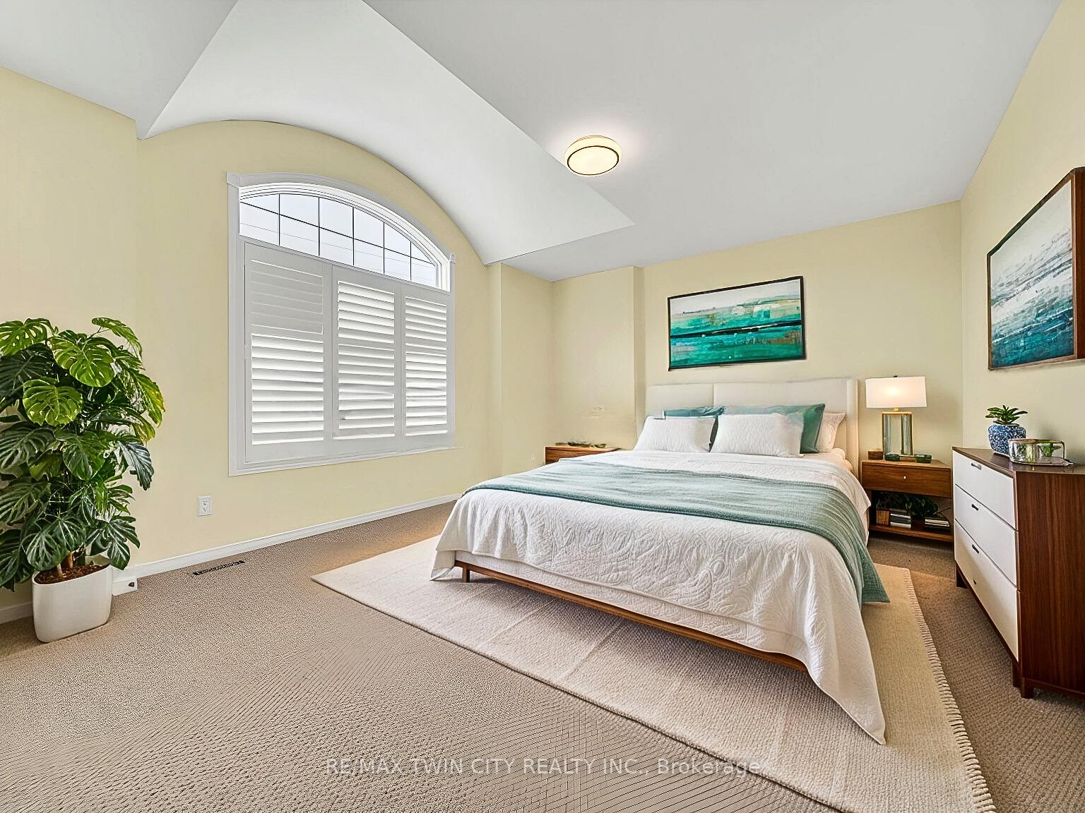 Photo 20 of 182 Doon Mills Drive, Kitchener — HOMEH
