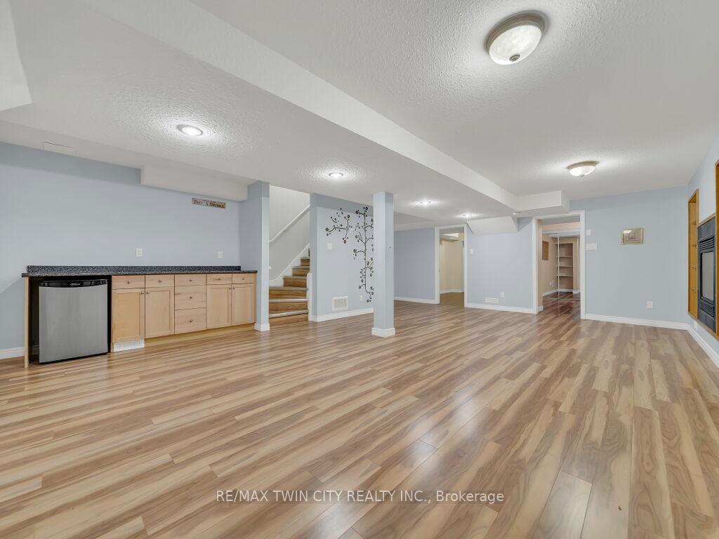 Photo 31 of 182 Doon Mills Drive, Kitchener — HOMEH