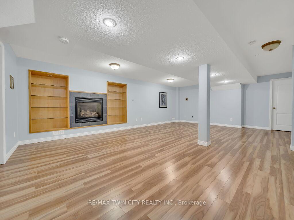 Photo 33 of 182 Doon Mills Drive, Kitchener — HOMEH