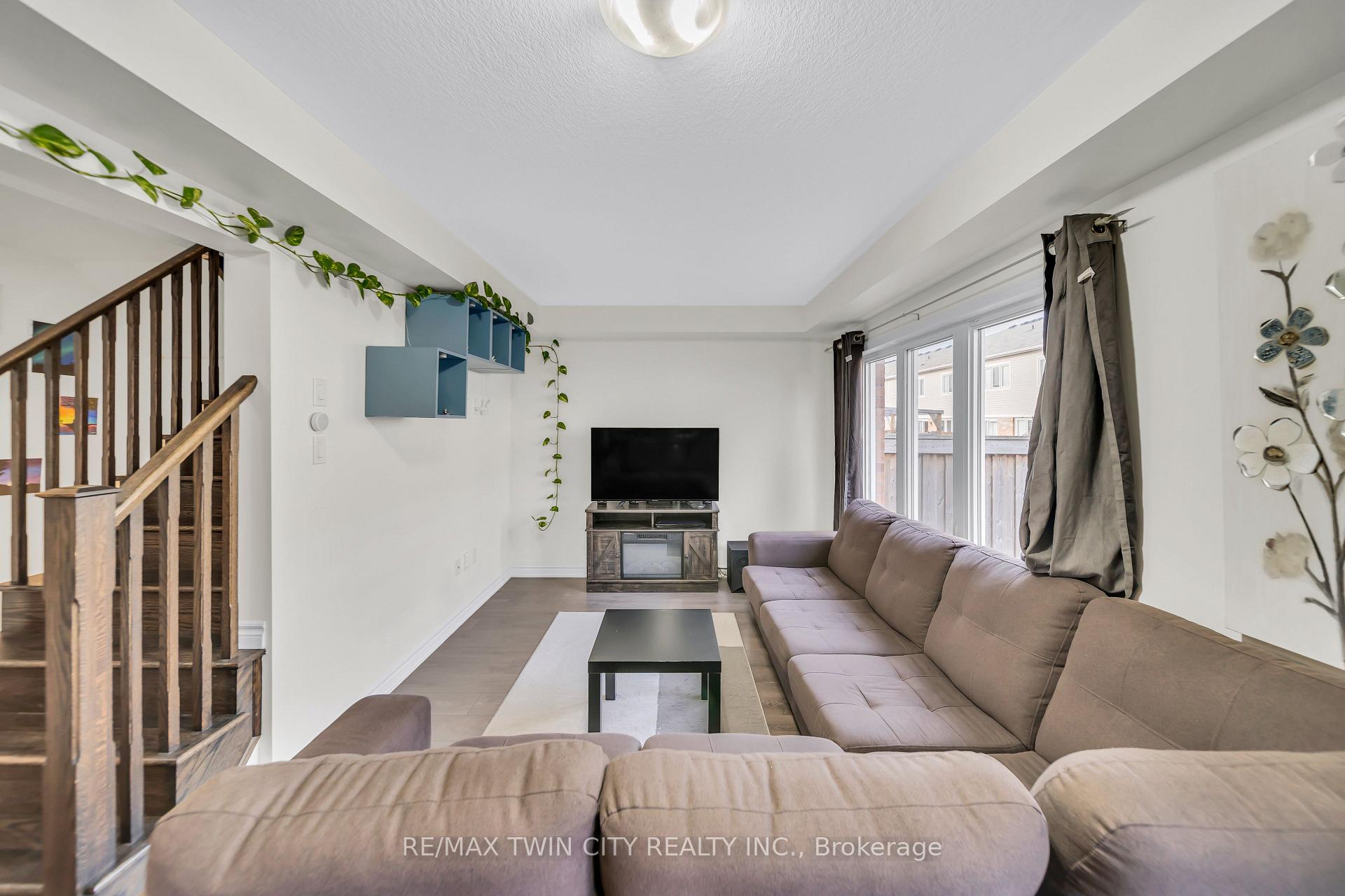 Photo 5 of 17 Stratus Street, Kitchener, Rosenburg — HOMEH