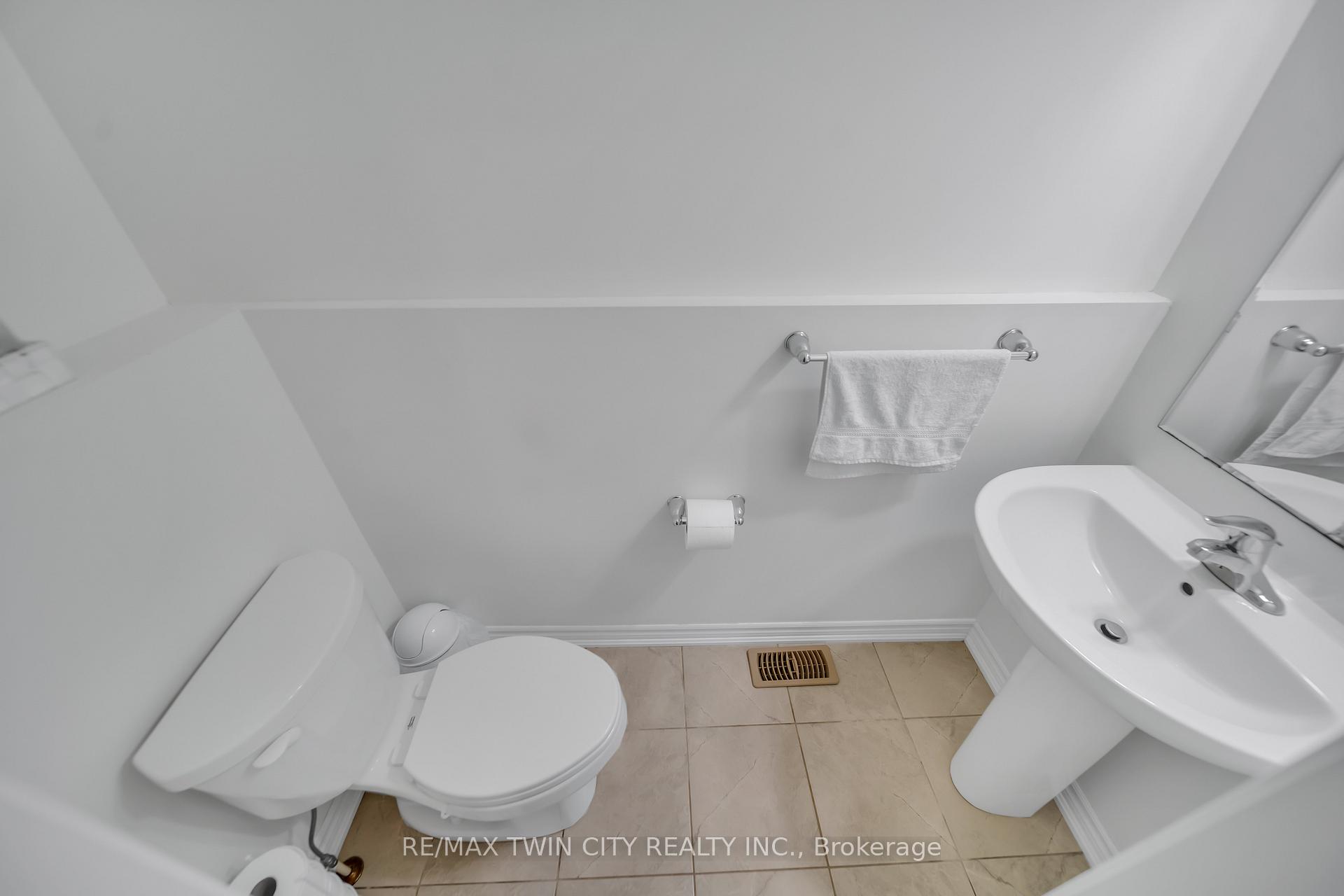 Photo 23 of 17 Stratus Street, Kitchener, Rosenburg — HOMEH
