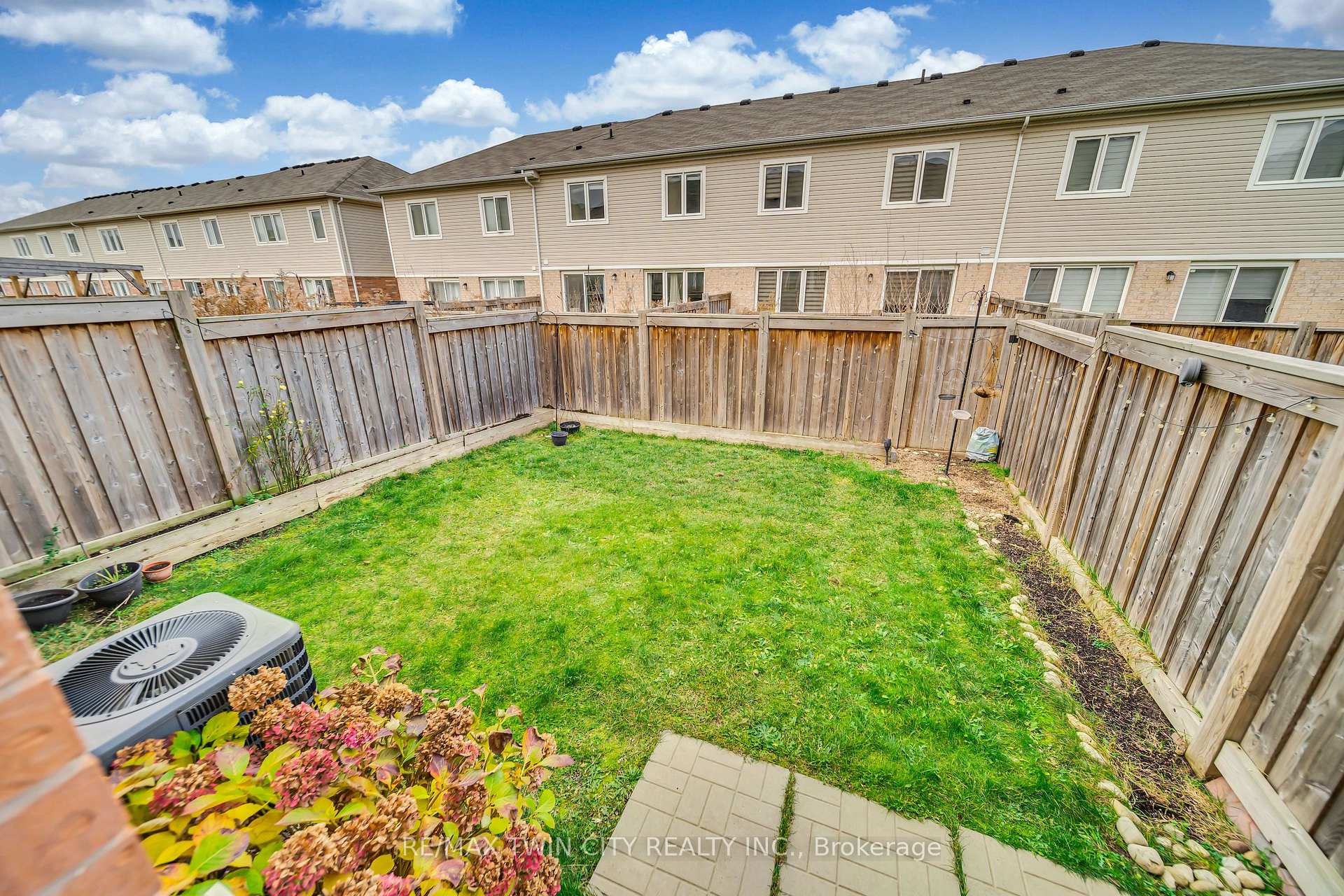 Photo 25 of 17 Stratus Street, Kitchener, Rosenburg — HOMEH
