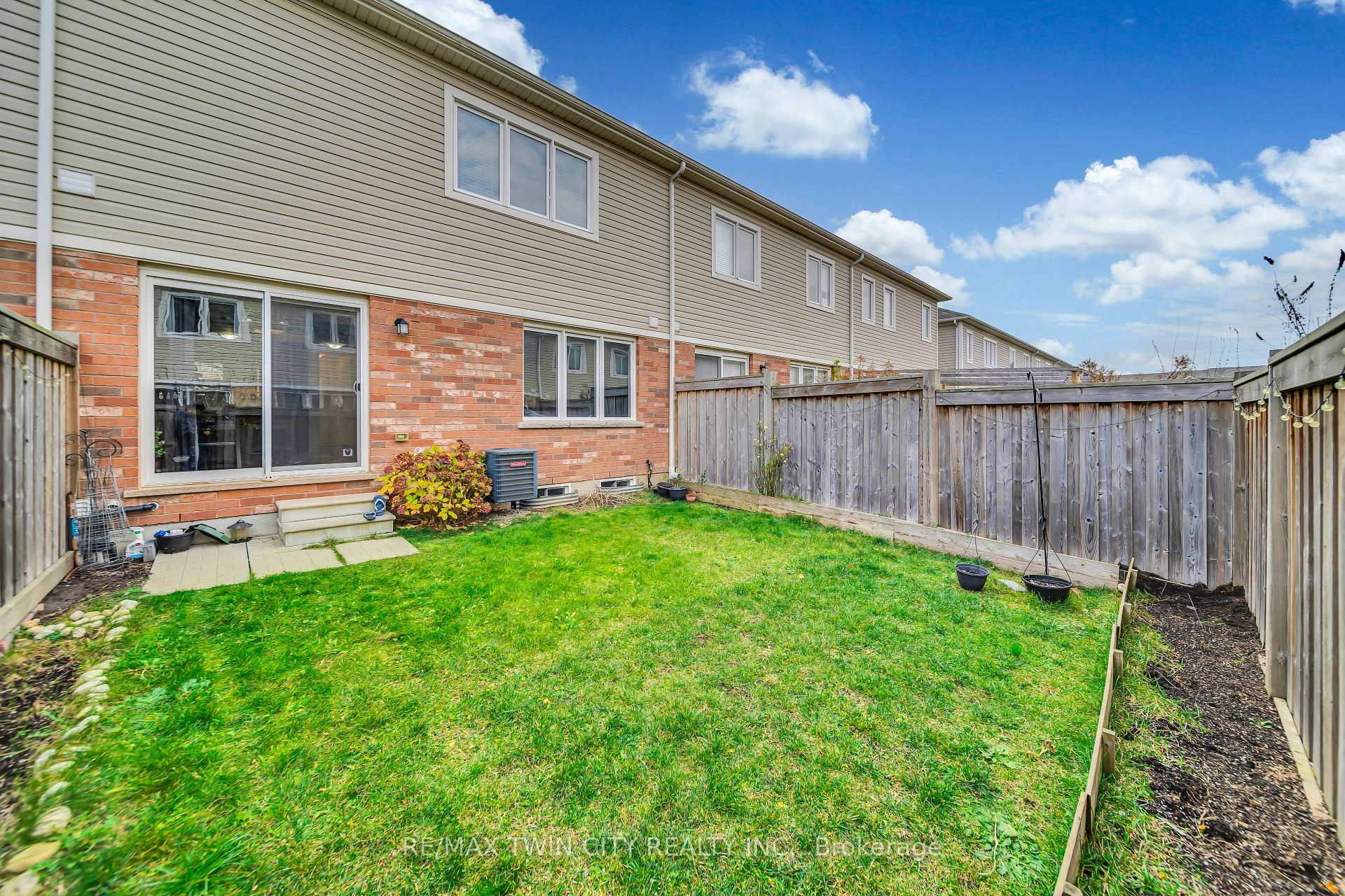 Photo 26 of 17 Stratus Street, Kitchener, Rosenburg — HOMEH