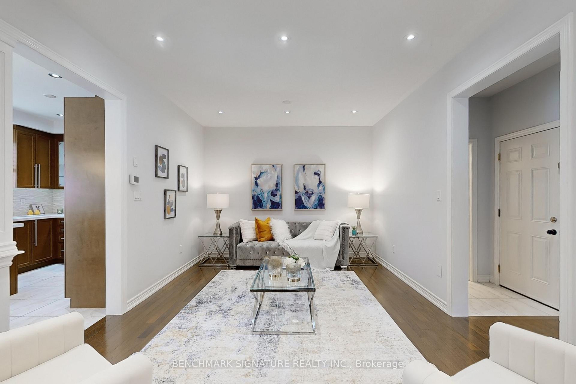 Photo 5 of 12 Staglin Court, Markham, Cathedraltown — HOMEH