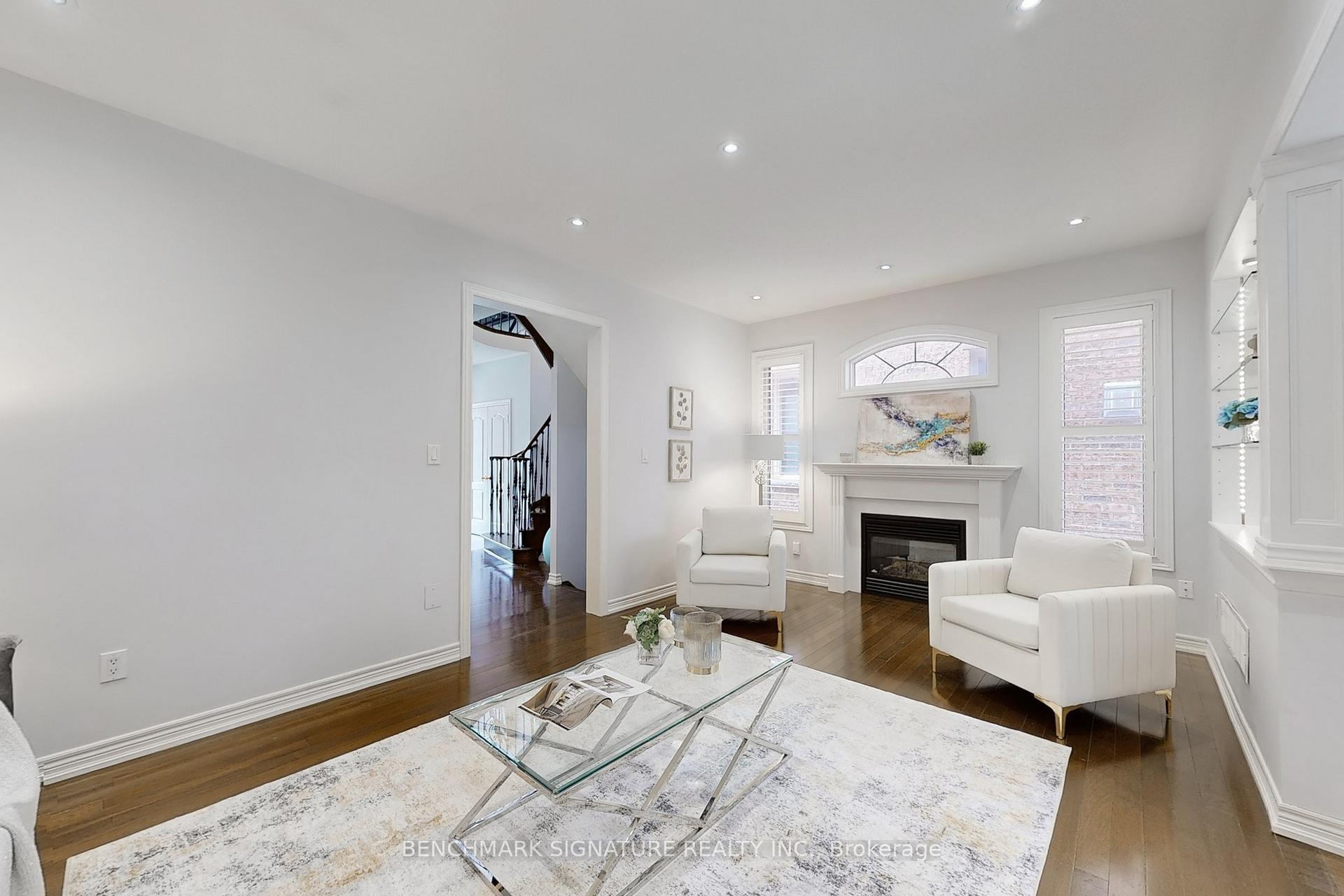 Photo 8 of 12 Staglin Court, Markham, Cathedraltown — HOMEH