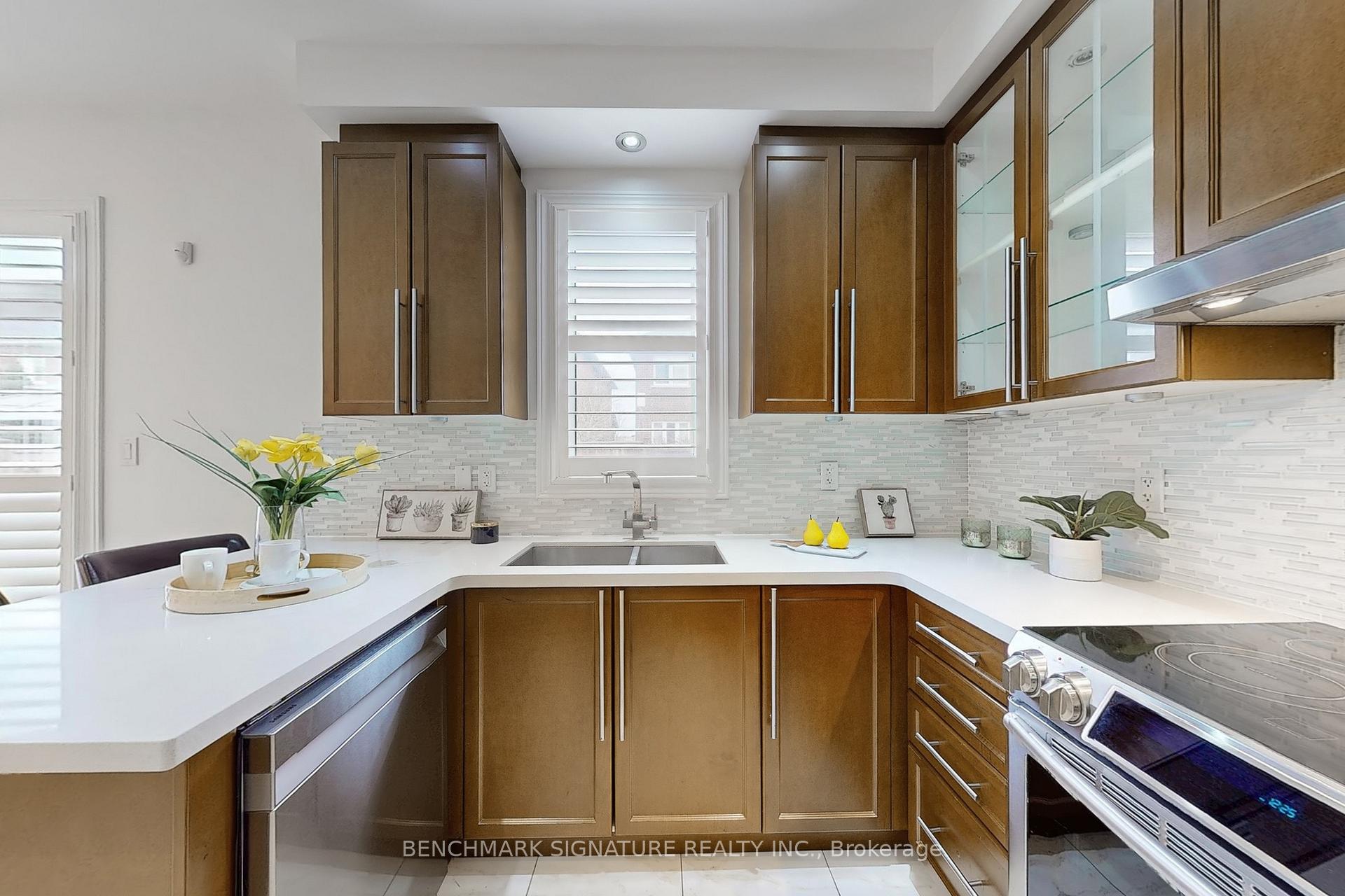 Photo 12 of 12 Staglin Court, Markham, Cathedraltown — HOMEH