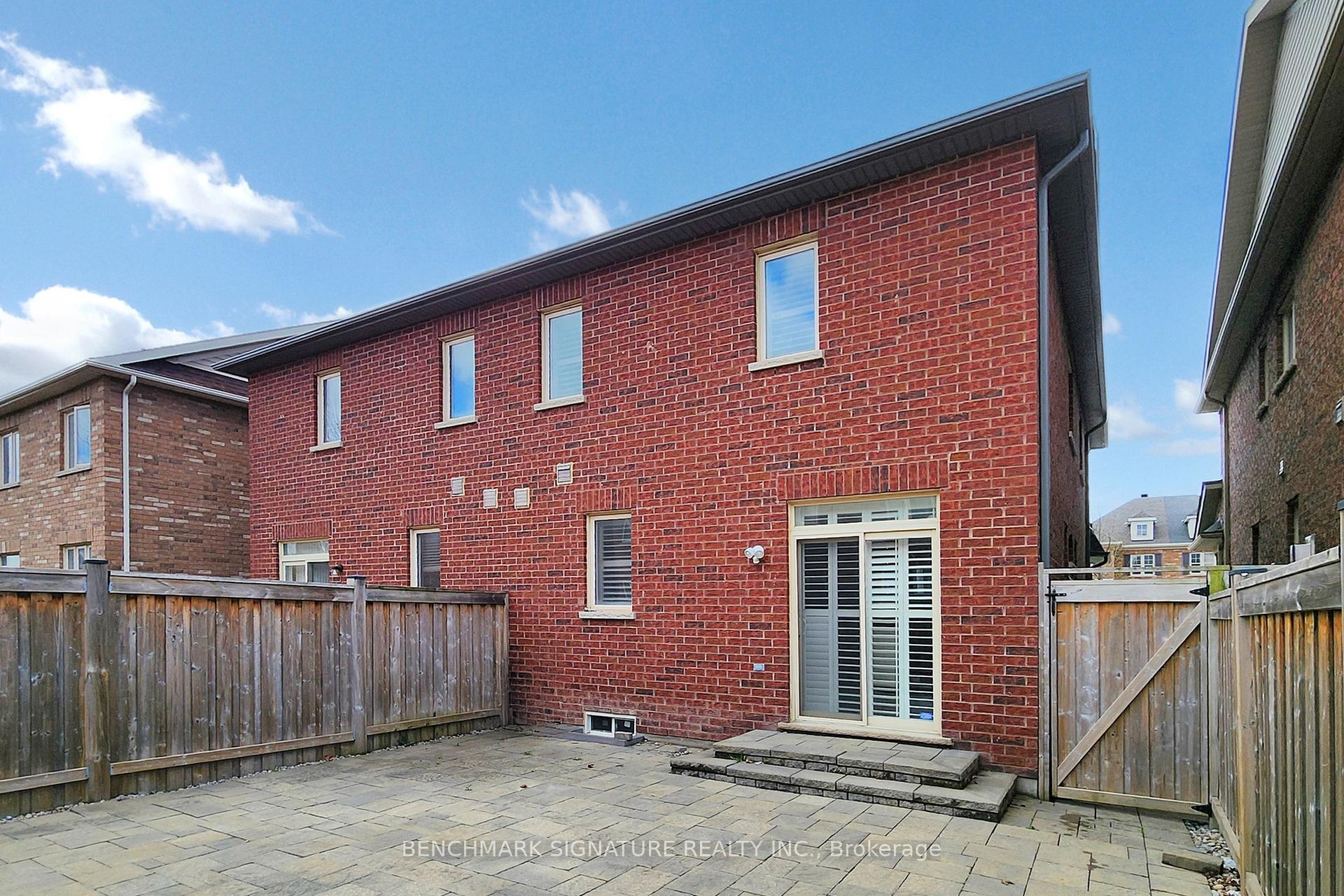 Photo 38 of 12 Staglin Court, Markham, Cathedraltown — HOMEH
