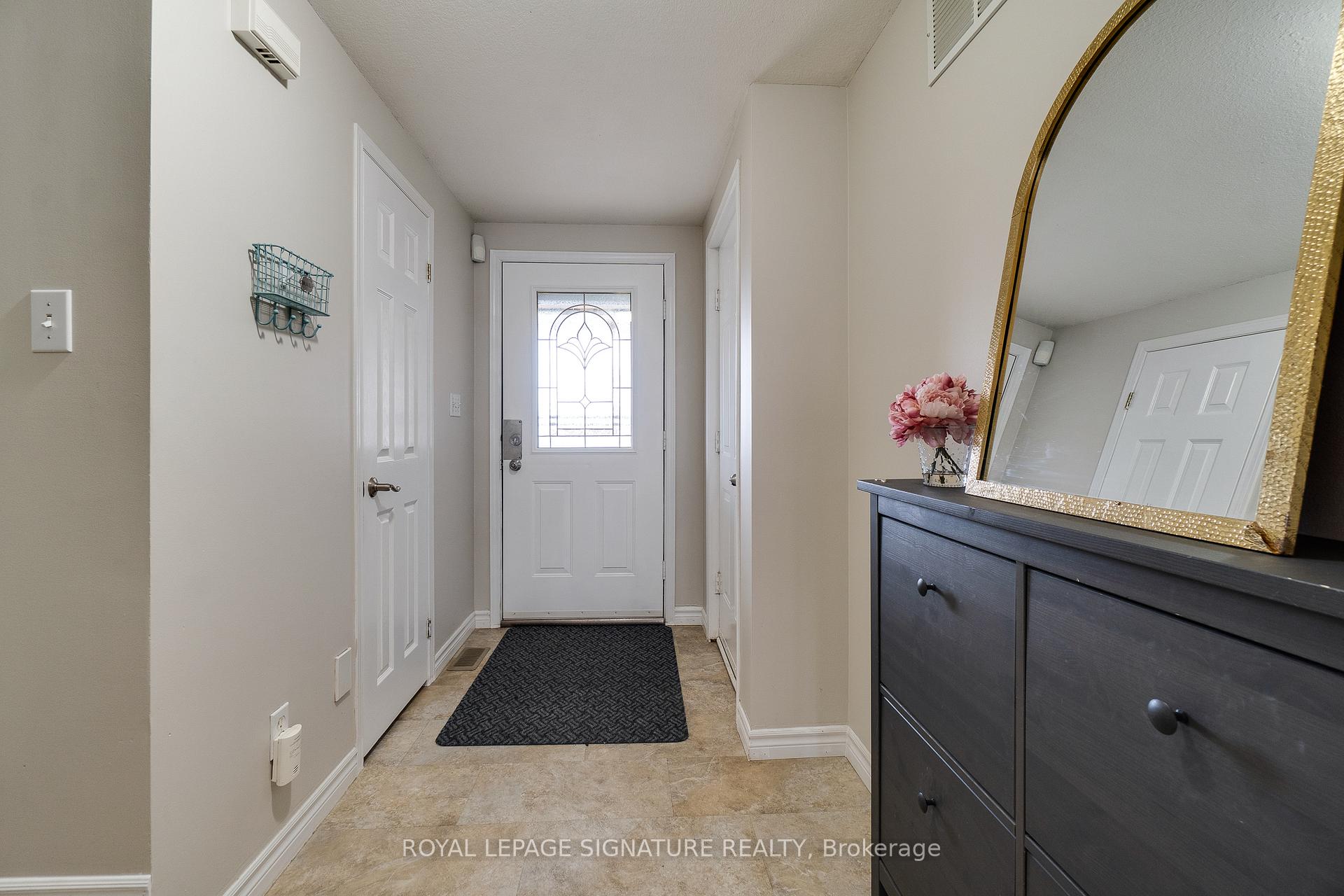 Photo 4 of 901 Copper Leaf Crescent, Kitchener — HOMEH