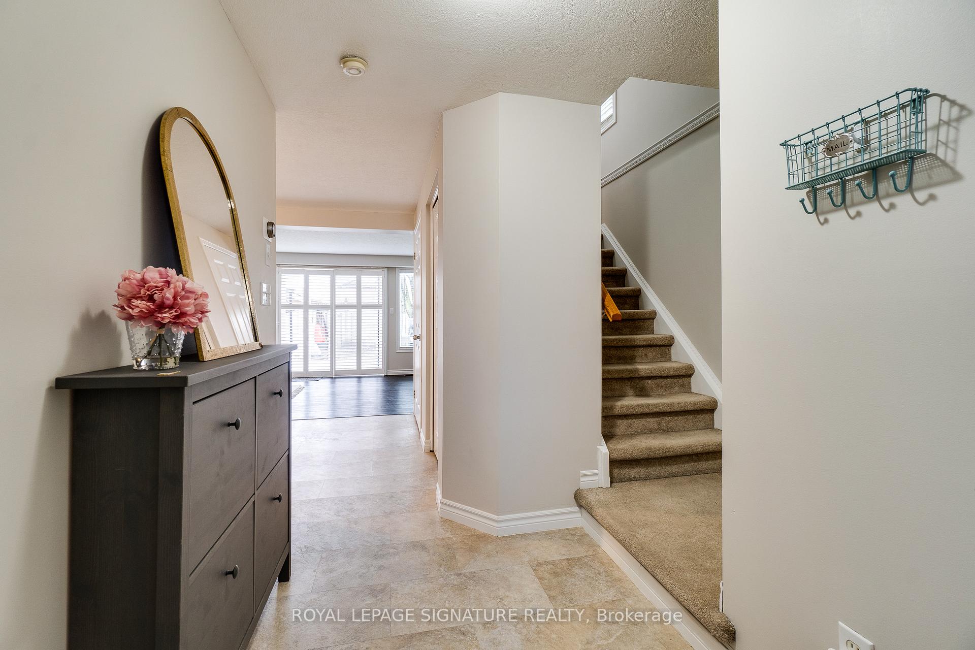 Photo 5 of 901 Copper Leaf Crescent, Kitchener — HOMEH