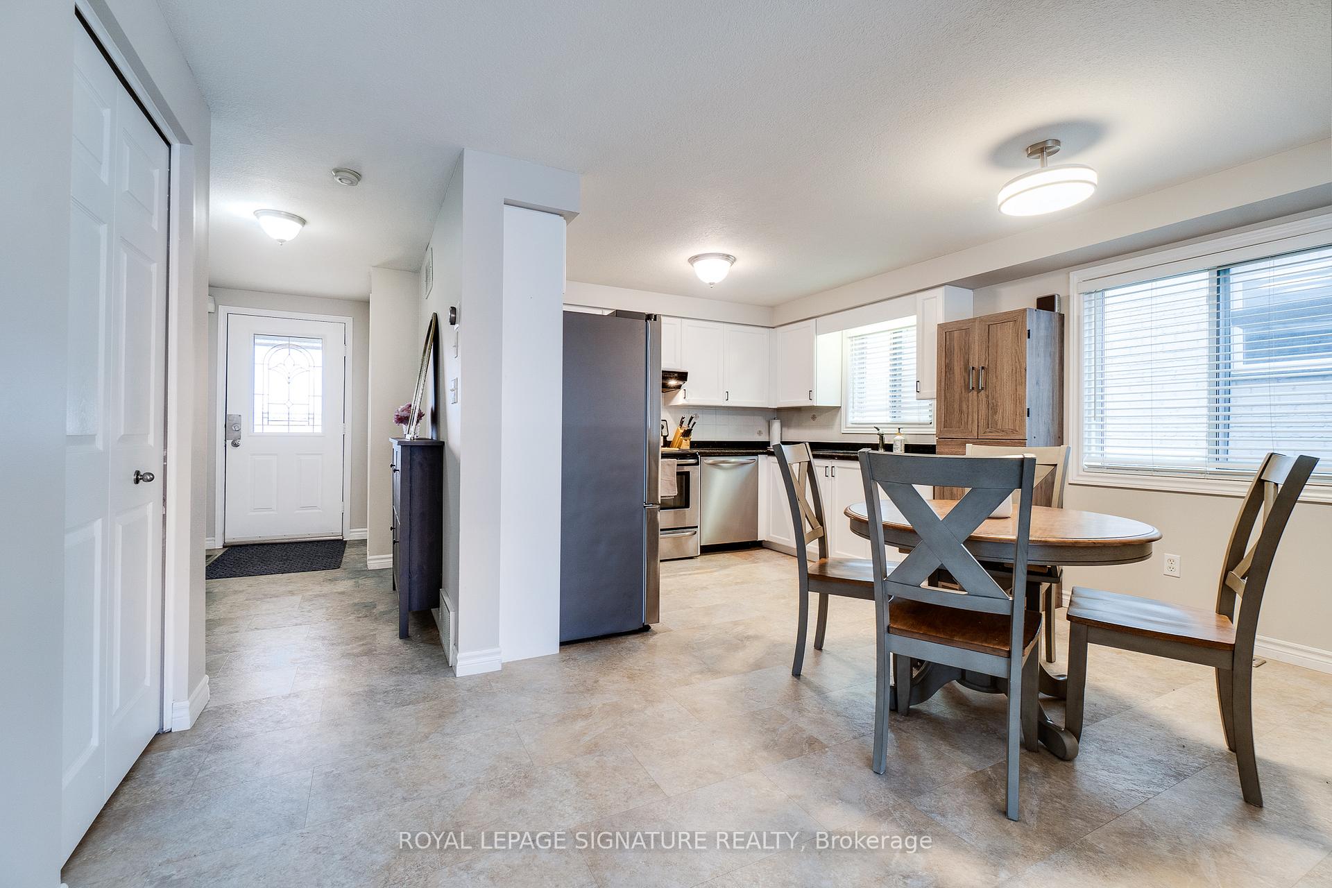 Photo 6 of 901 Copper Leaf Crescent, Kitchener — HOMEH