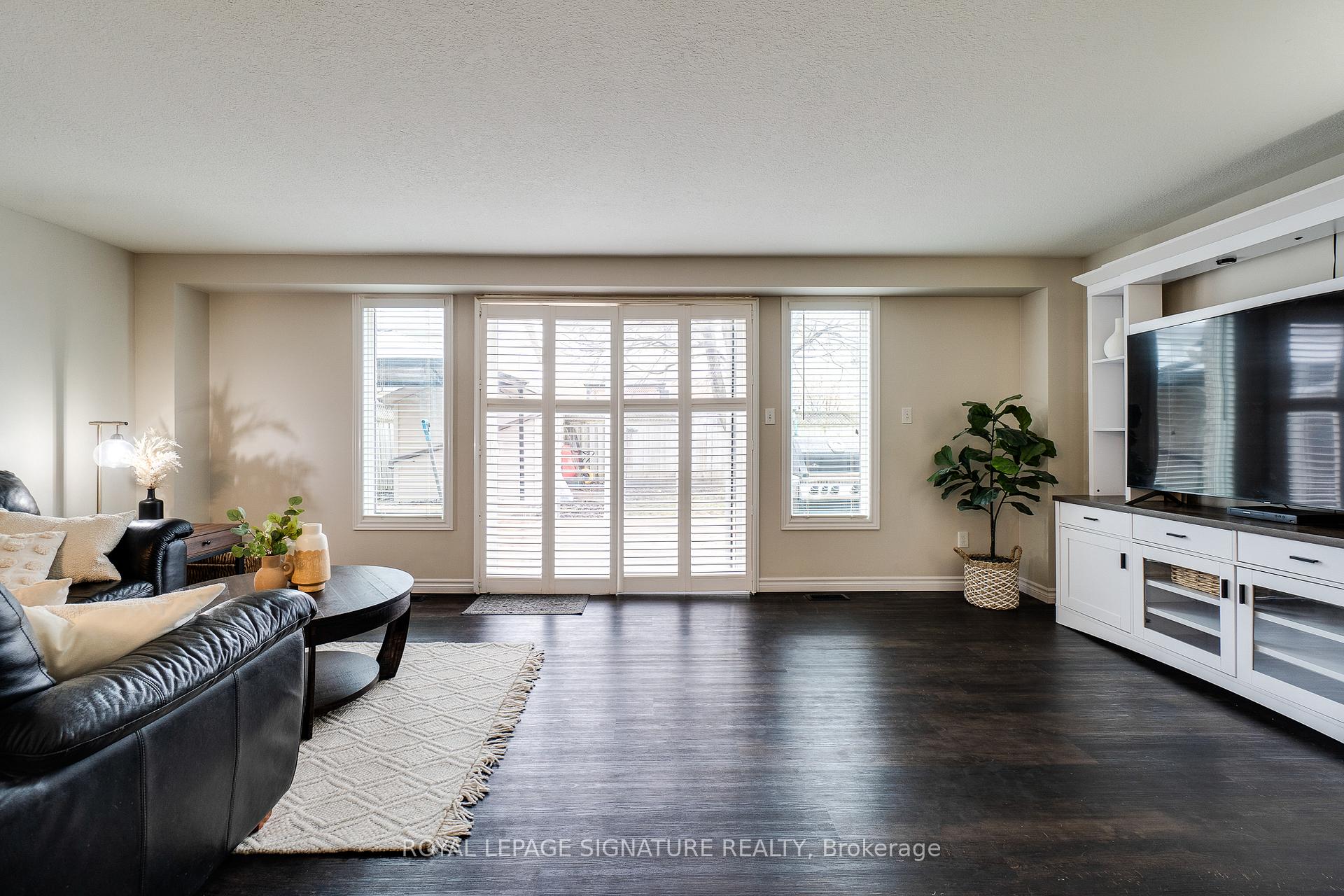 Photo 8 of 901 Copper Leaf Crescent, Kitchener — HOMEH