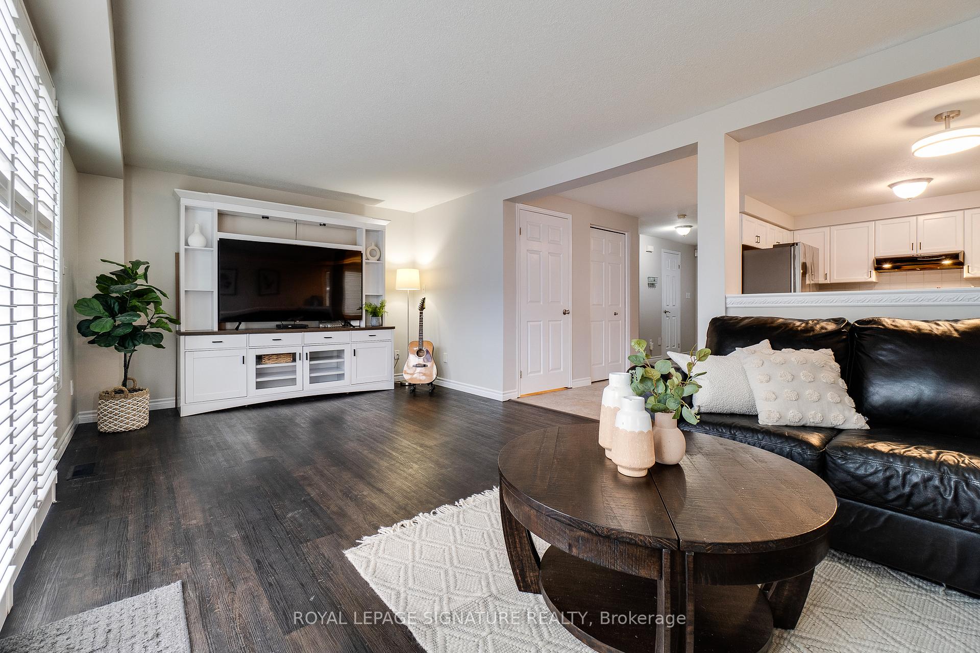 Photo 12 of 901 Copper Leaf Crescent, Kitchener — HOMEH