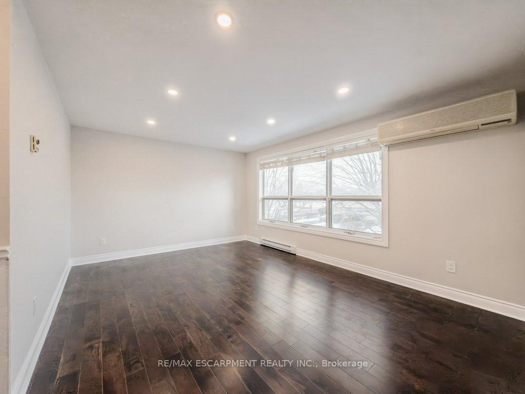 Photo 4 of Unit 3, 78 East 45th Street, Hamilton, Sunninghill — HOMEH