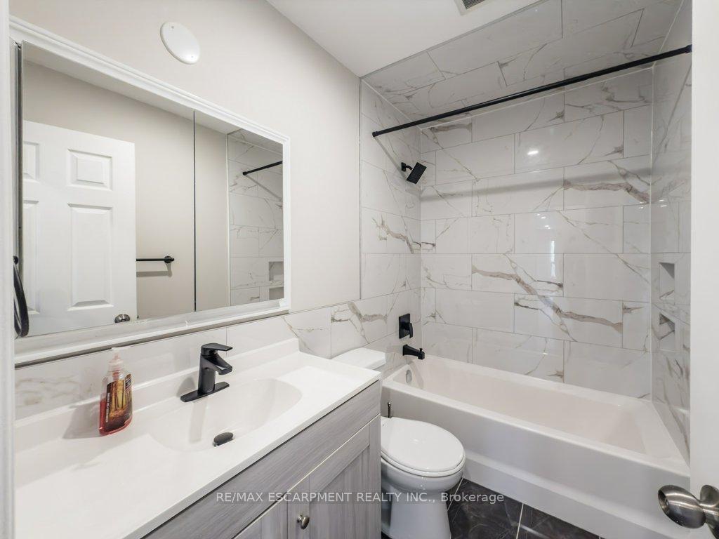 Photo 20 of Unit 3, 78 East 45th Street, Hamilton, Sunninghill — HOMEH