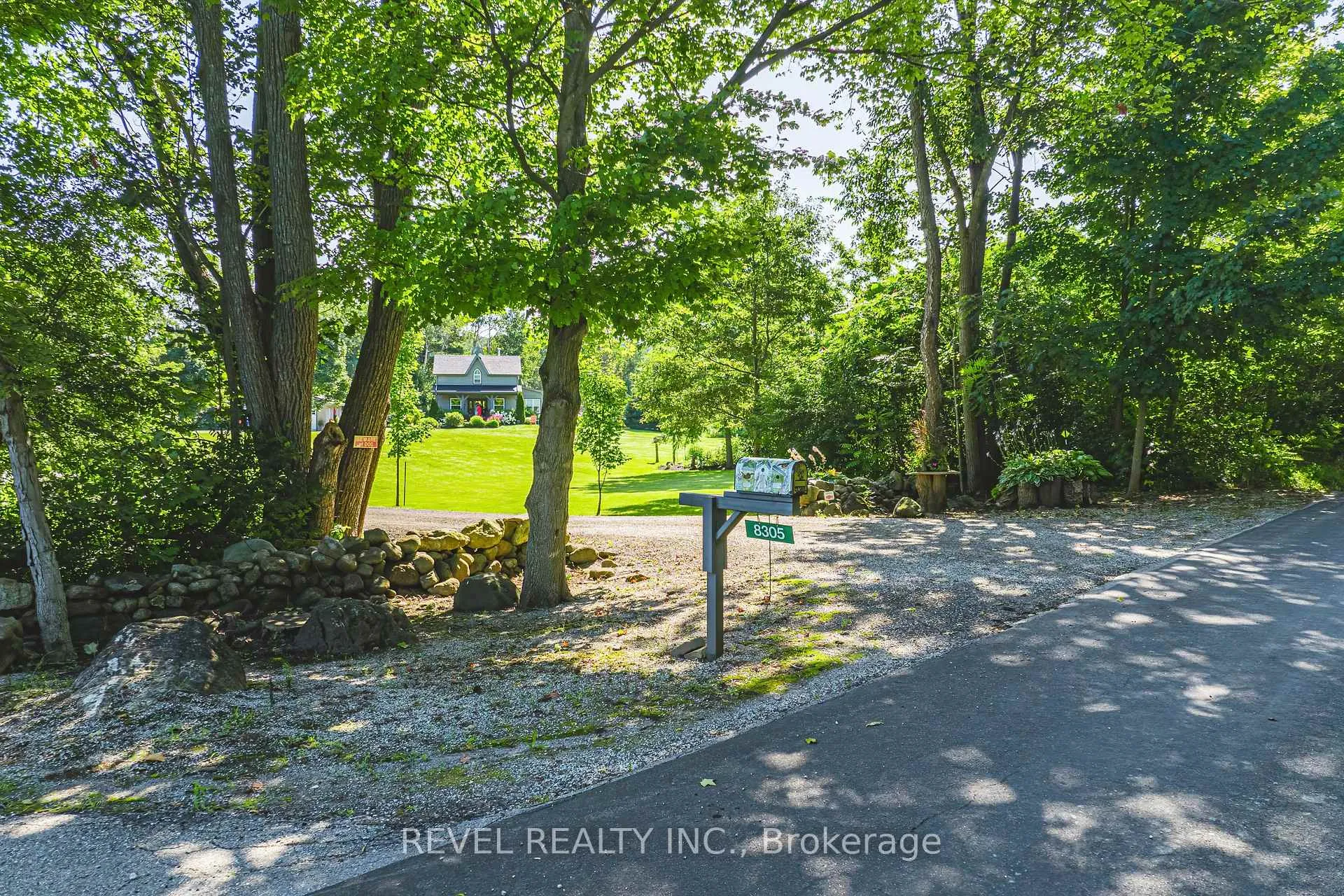 Photo 2 of 8305 Canyon Road, Milton, Campbellville — HOMEH