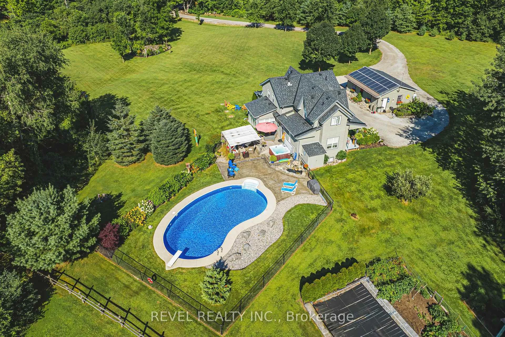 Photo 6 of 8305 Canyon Road, Milton, Campbellville — HOMEH