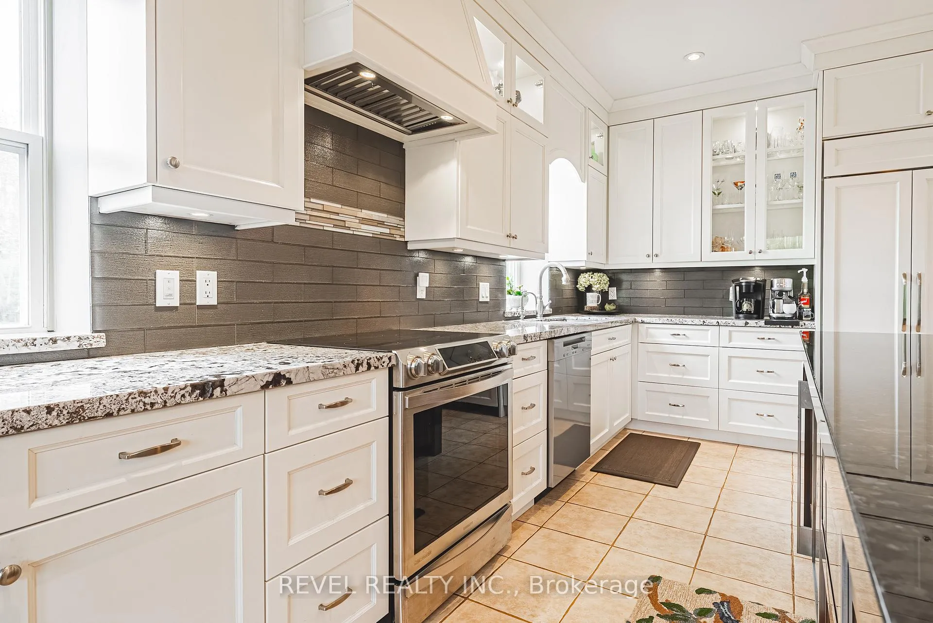 Photo 10 of 8305 Canyon Road, Milton, Campbellville — HOMEH