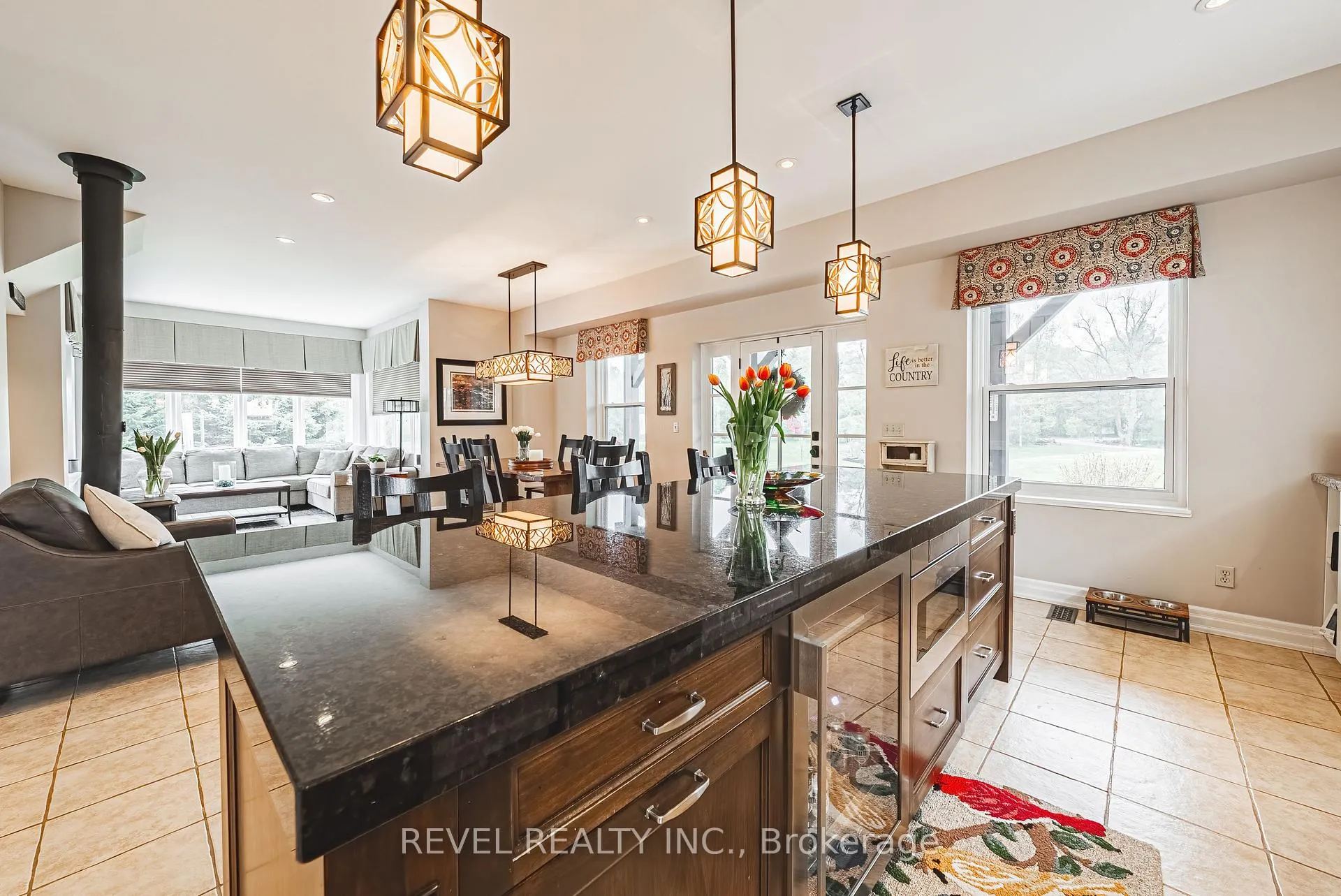 Photo 11 of 8305 Canyon Road, Milton, Campbellville — HOMEH
