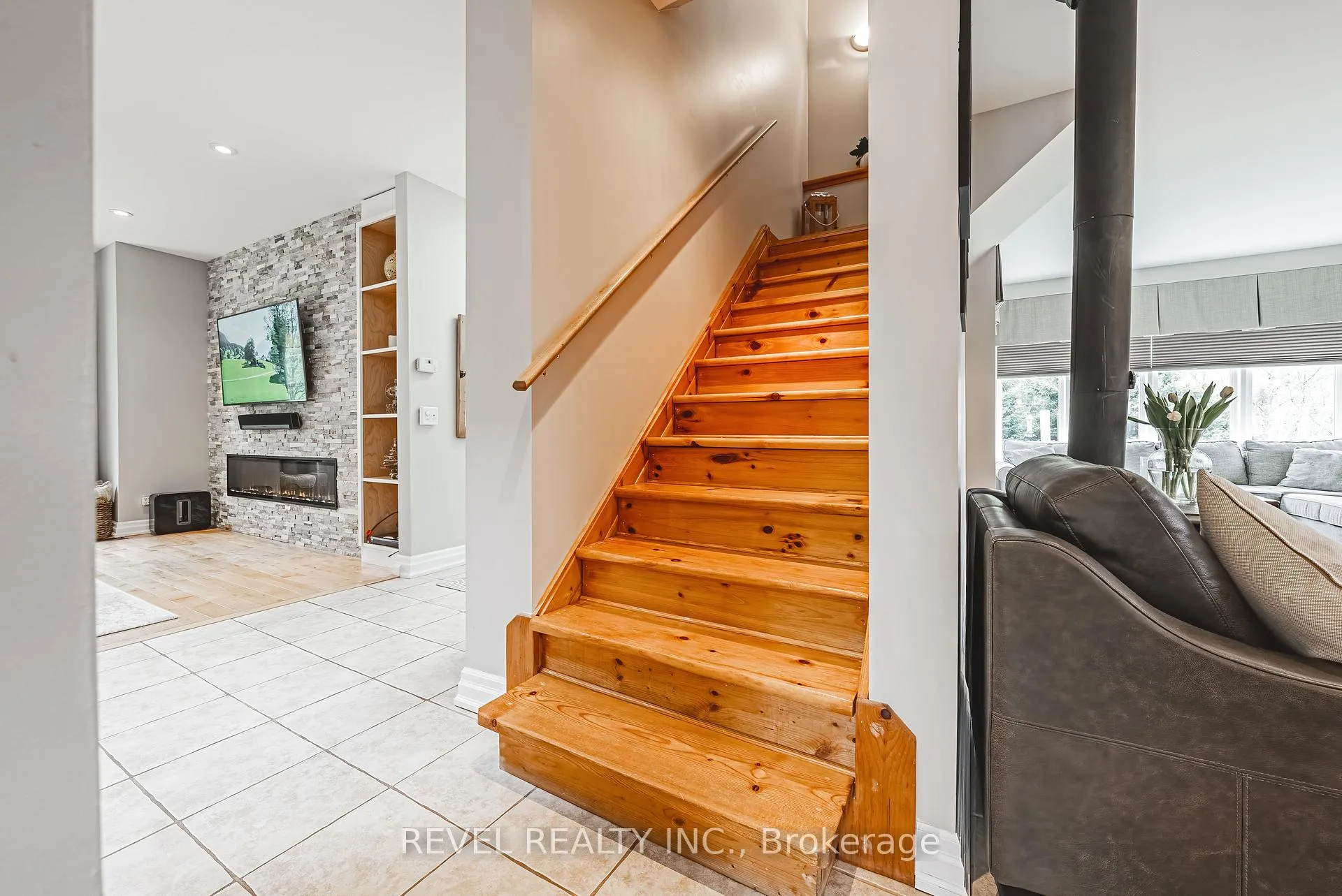Photo 20 of 8305 Canyon Road, Milton, Campbellville — HOMEH