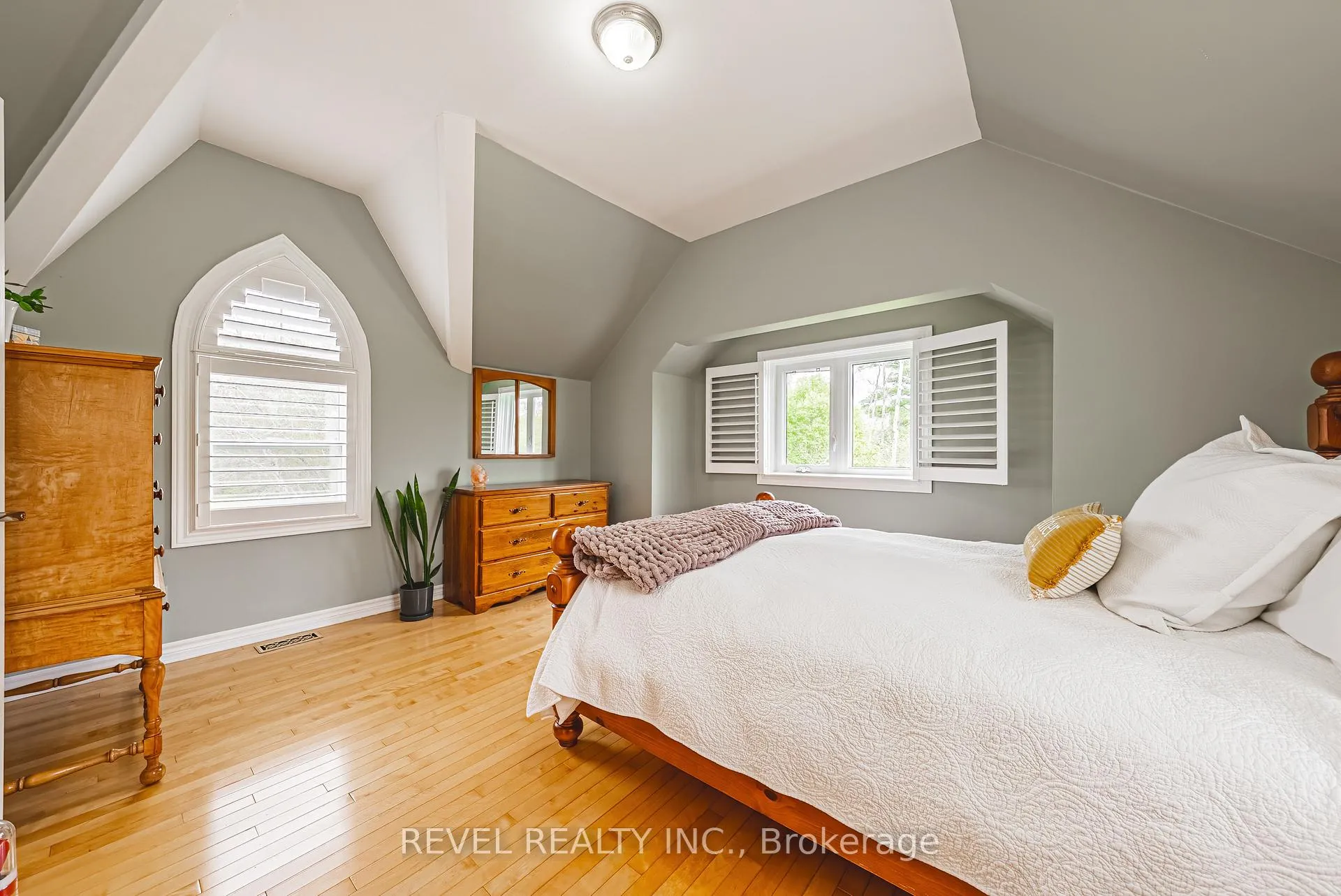 Photo 22 of 8305 Canyon Road, Milton, Campbellville — HOMEH