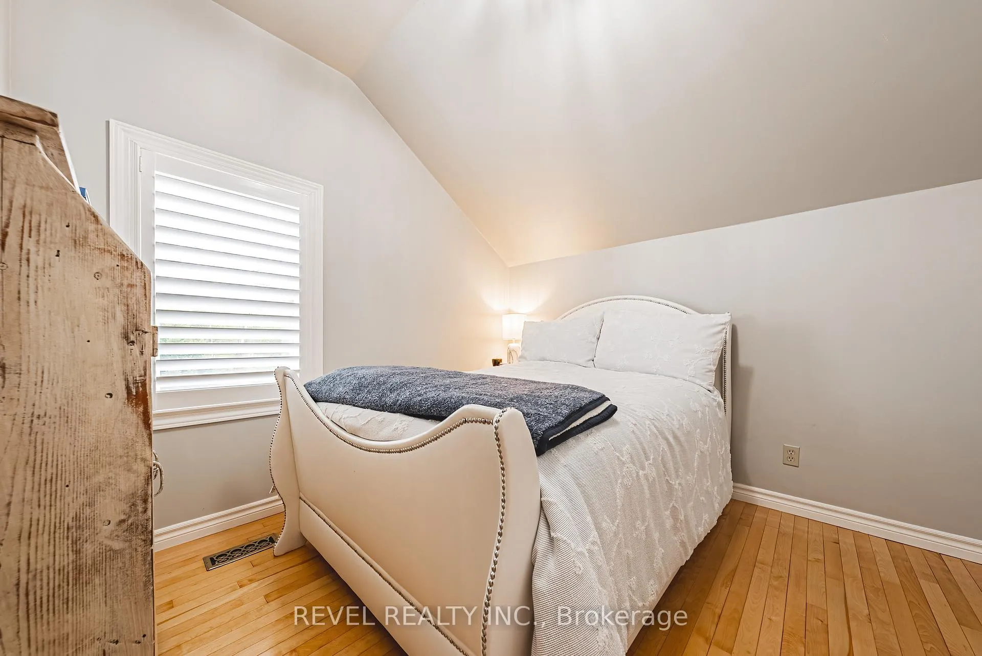 Photo 24 of 8305 Canyon Road, Milton, Campbellville — HOMEH