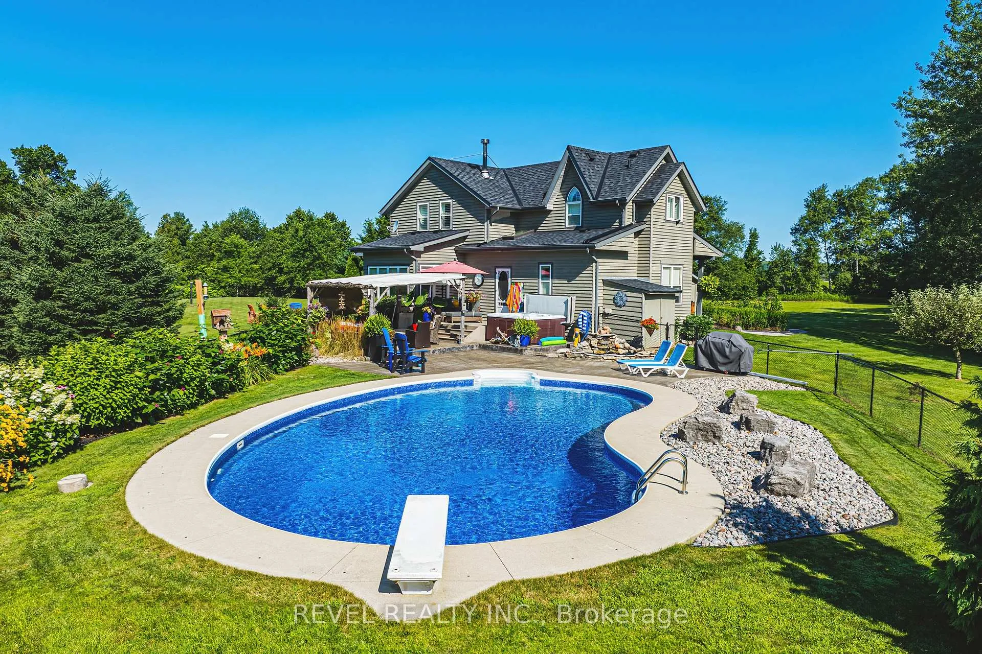 Photo 33 of 8305 Canyon Road, Milton, Campbellville — HOMEH