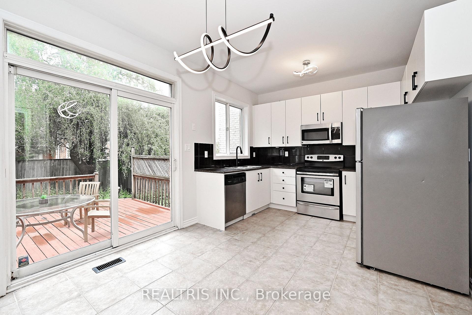 Photo 10 of 3 Hammersly Boulevard, Markham, Wismer — HOMEH