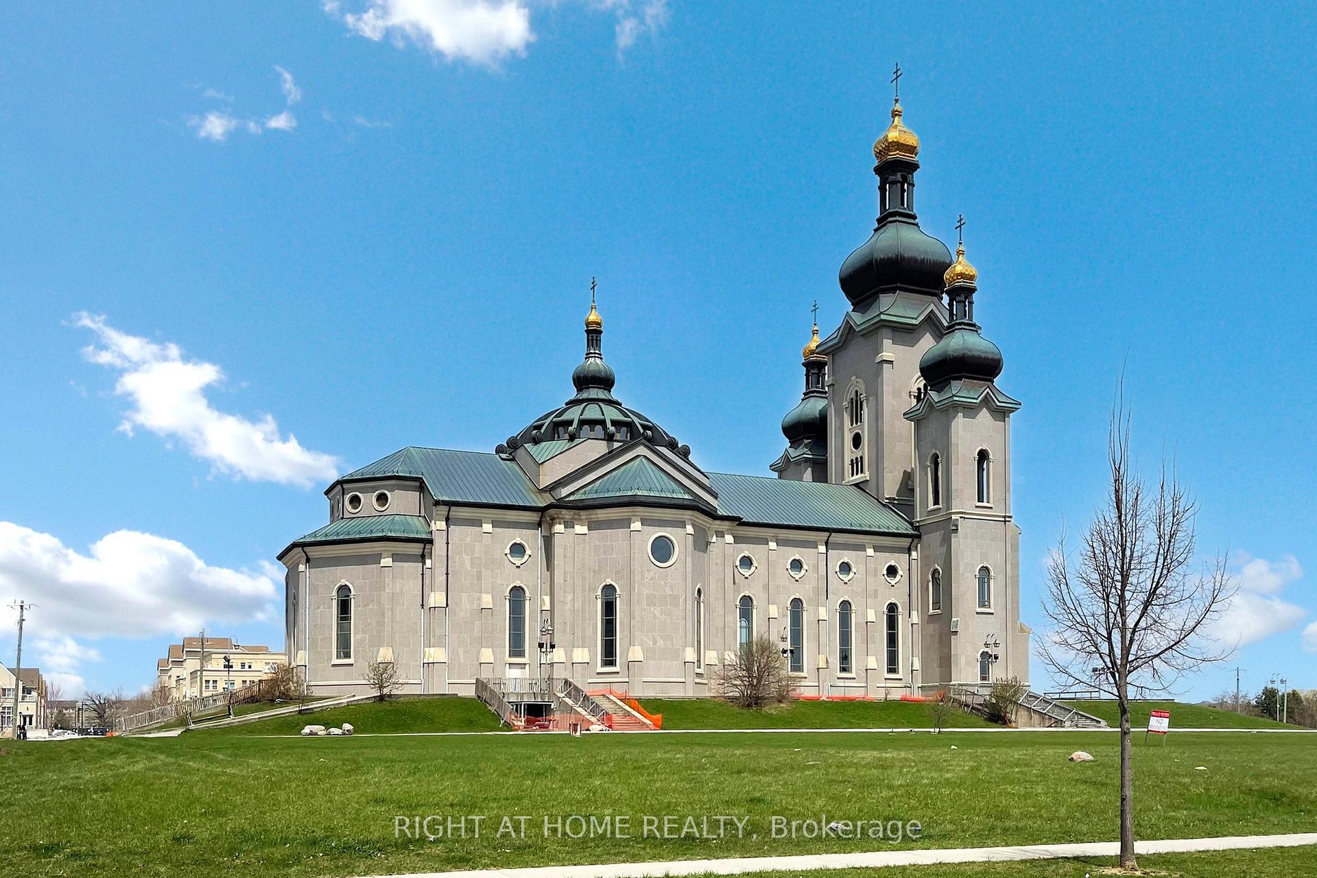 Photo 35 of 37 Pope John Paul II Square, Markham, Cathedraltown — HOMEH