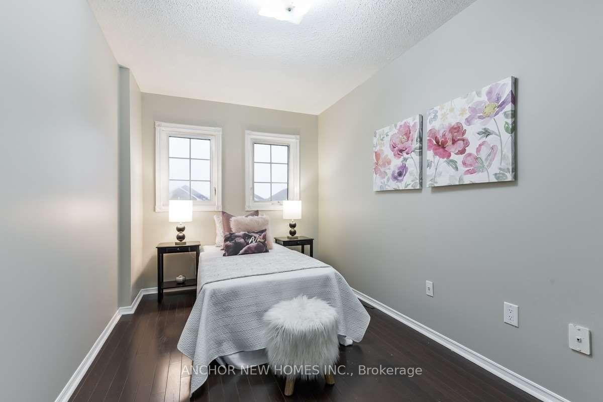 Photo 12 of 96 Doubtfire Crescent, Markham, Middlefield — HOMEH