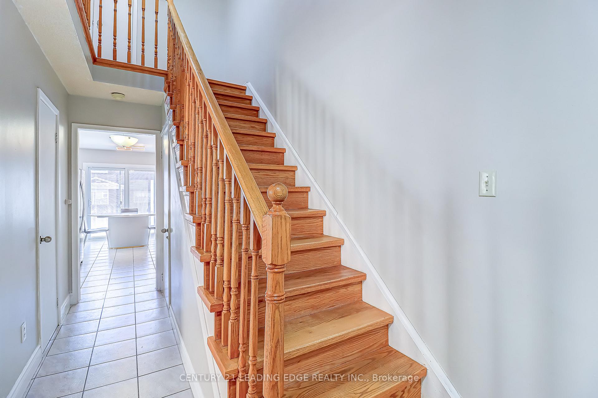 Photo 5 of 47 Ingram Road, Markham, Milliken Mills East — HOMEH