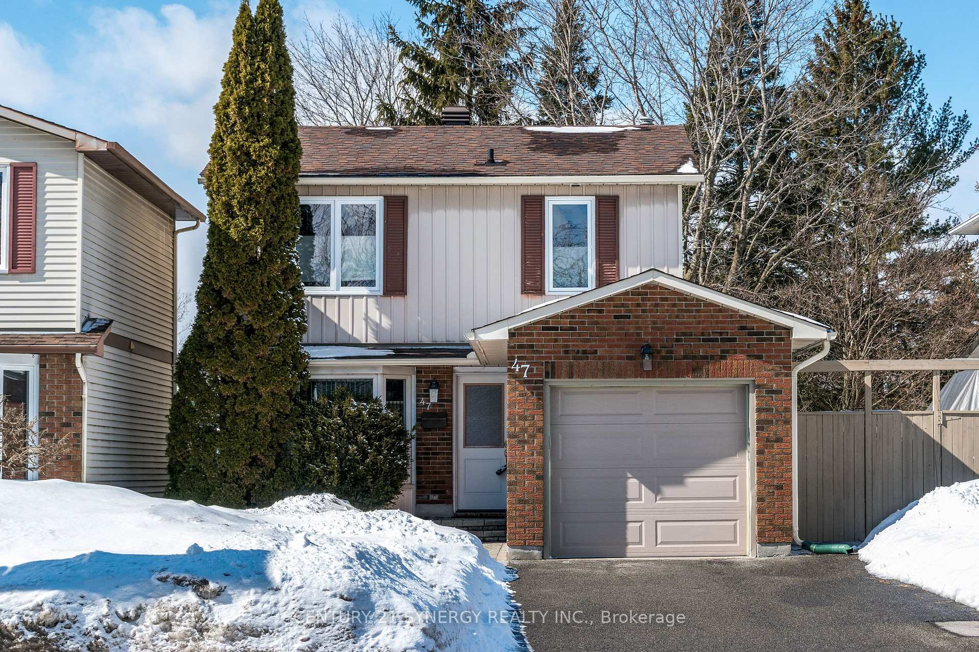 Front of 47 Rothesay Drive W