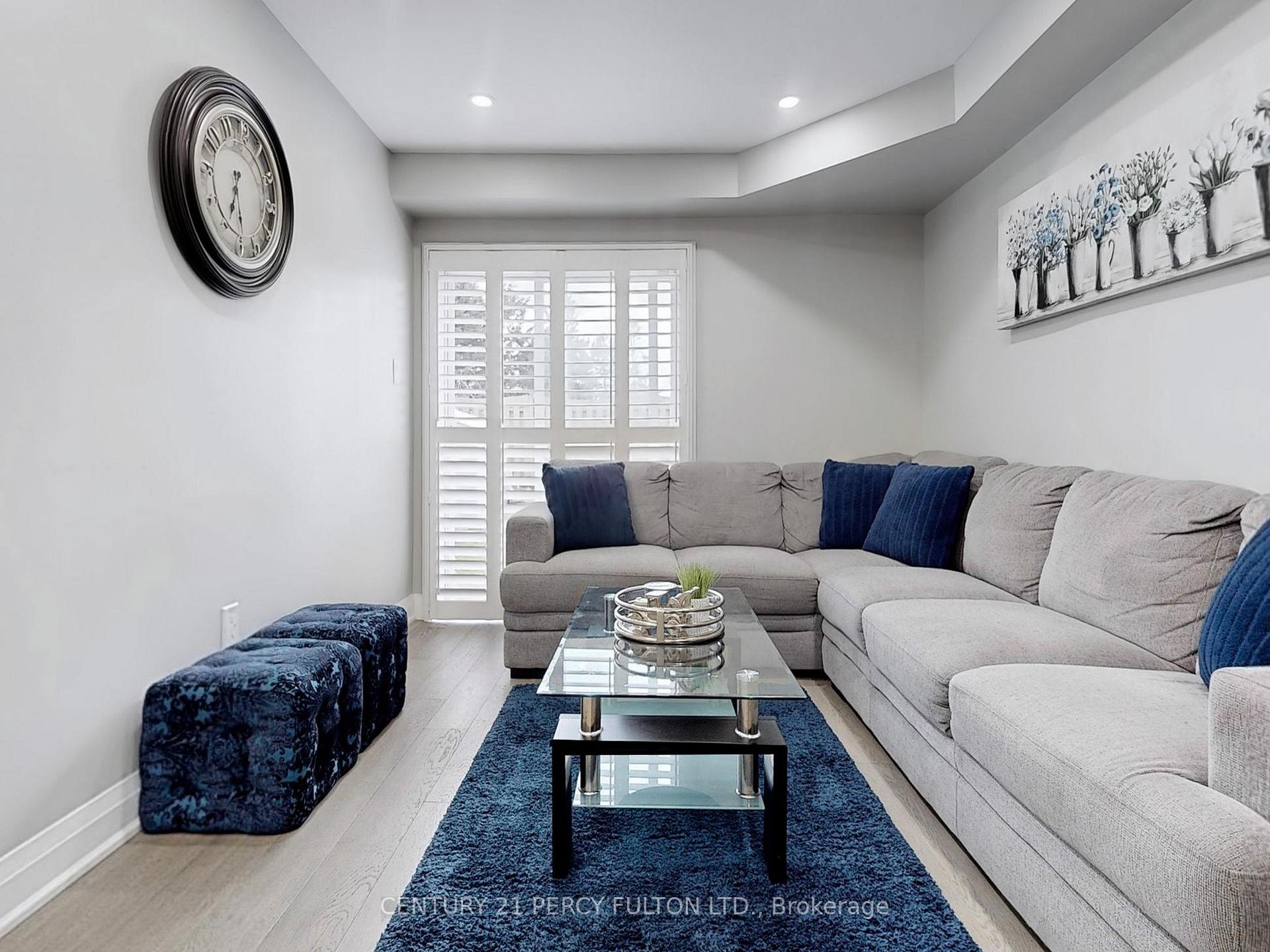 Photo 10 of 74 Doubtfire Crescent, Markham, Middlefield — HOMEH