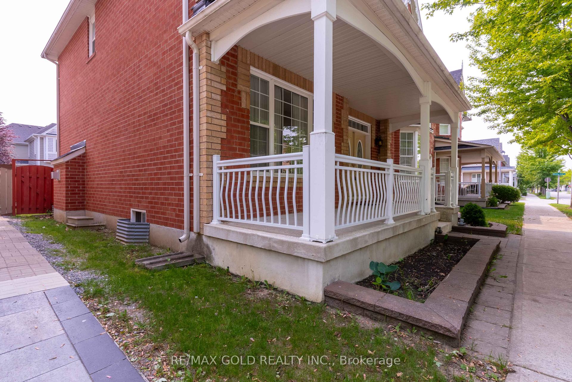 Photo 3 of 15 Bittersweet Street, Markham, Cornell — HOMEH