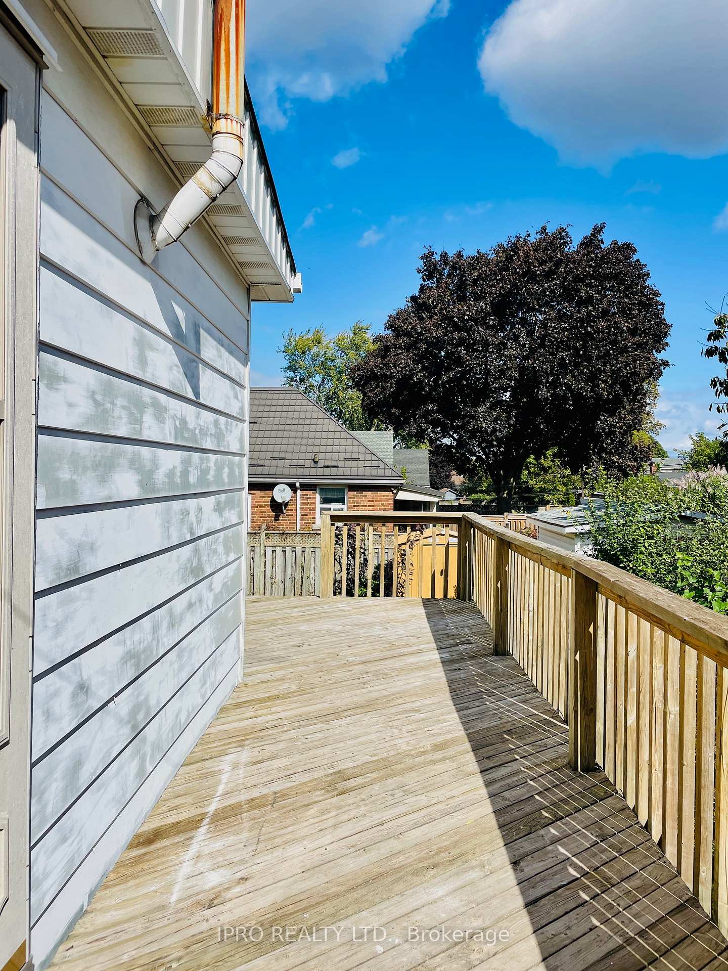 Photo 4 of 115 Brucedale Avenue E, Hamilton, Centremount — HOMEH