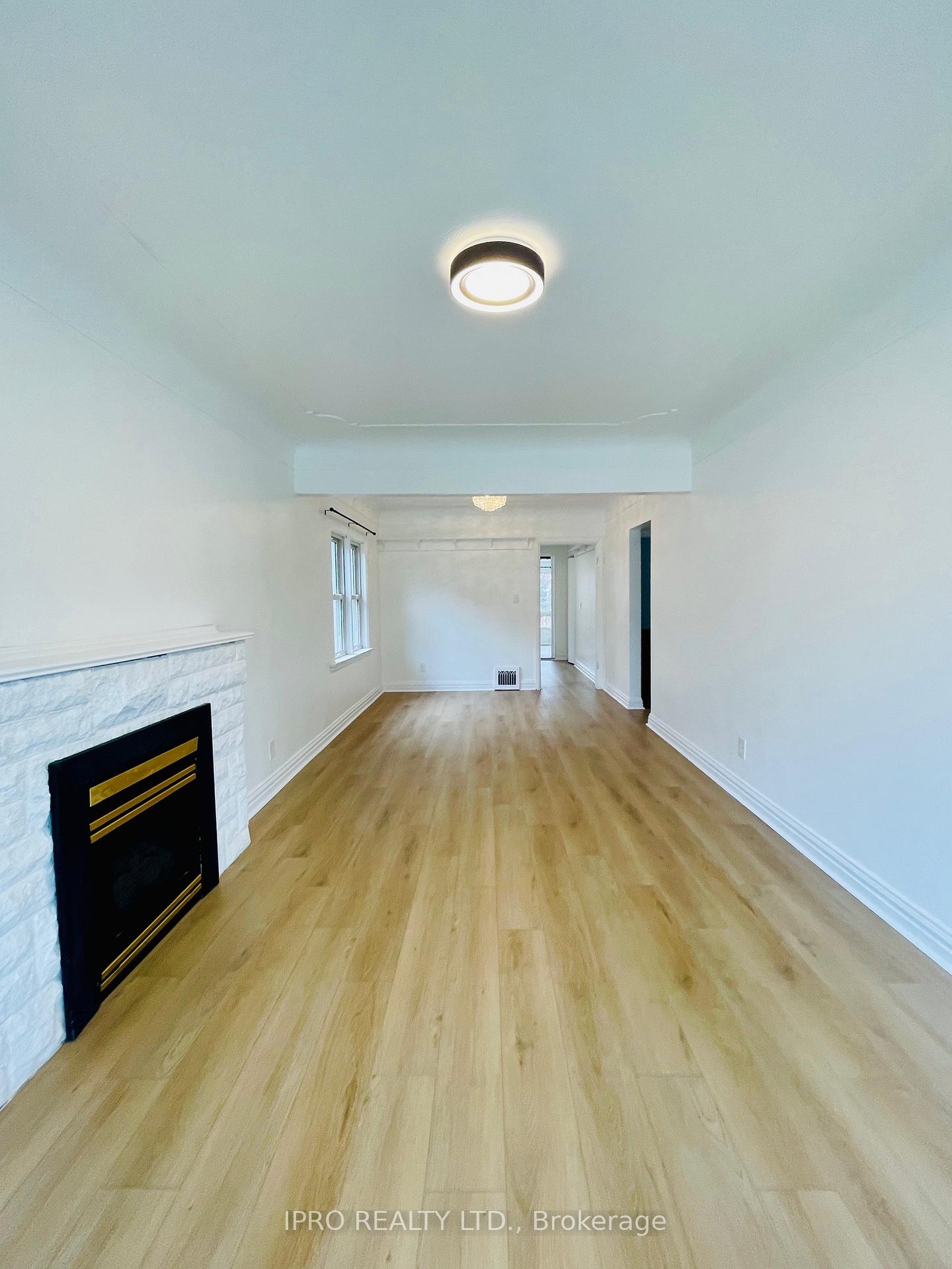 Photo 10 of 115 Brucedale Avenue E, Hamilton, Centremount — HOMEH