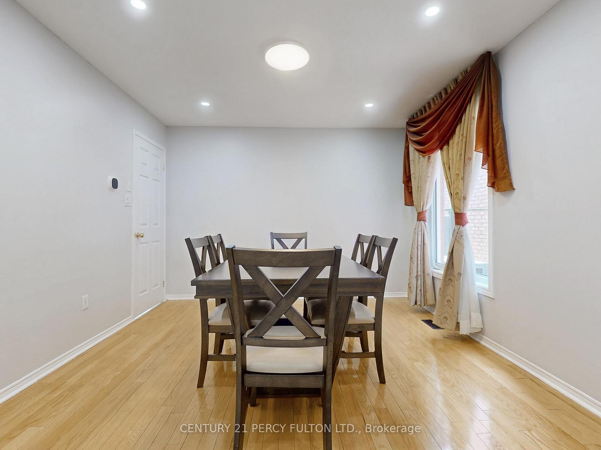 Photo 6 of 177 Sophia Road, Markham, Middlefield — HOMEH