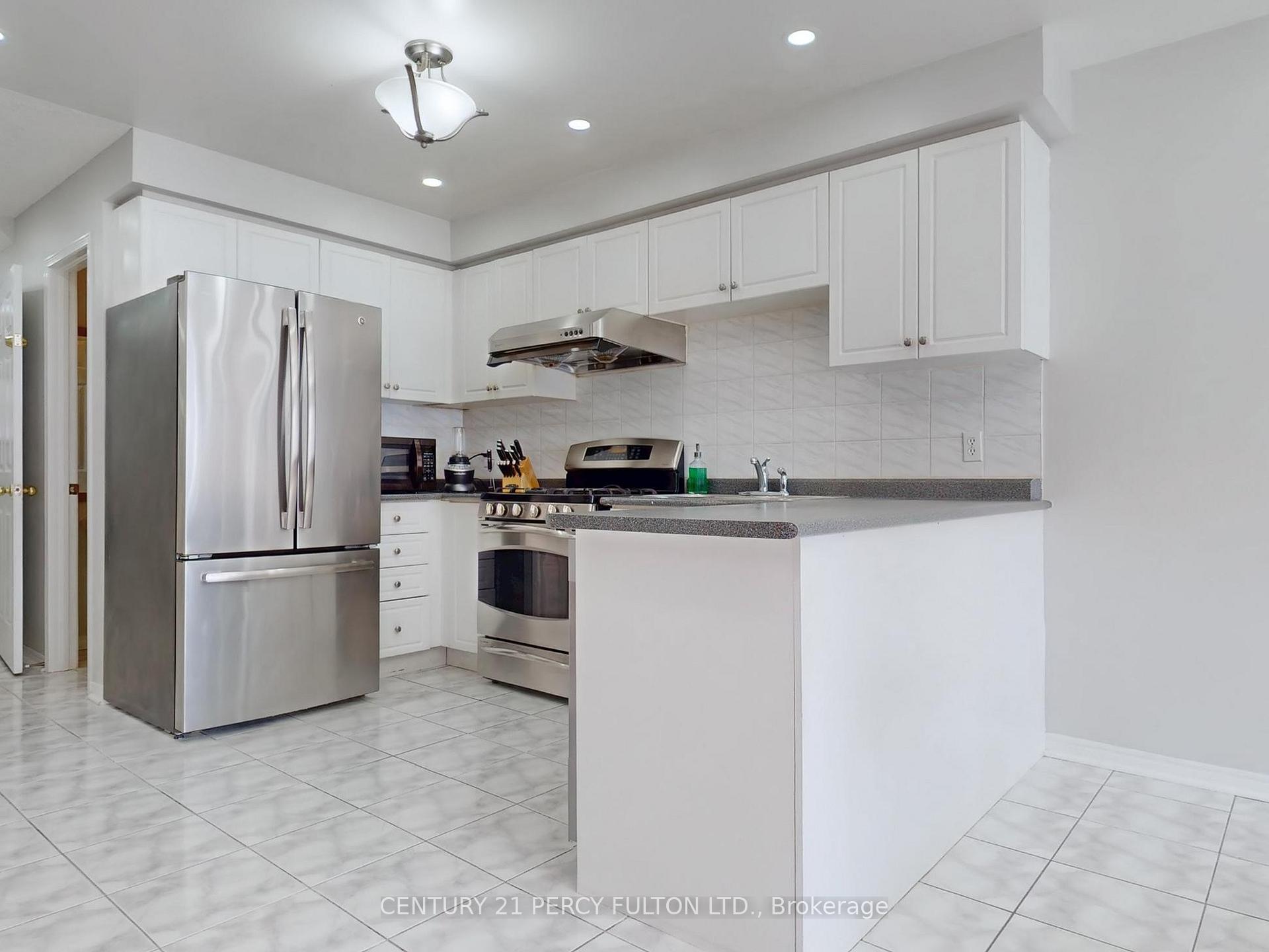 Photo 8 of 177 Sophia Road, Markham, Middlefield — HOMEH