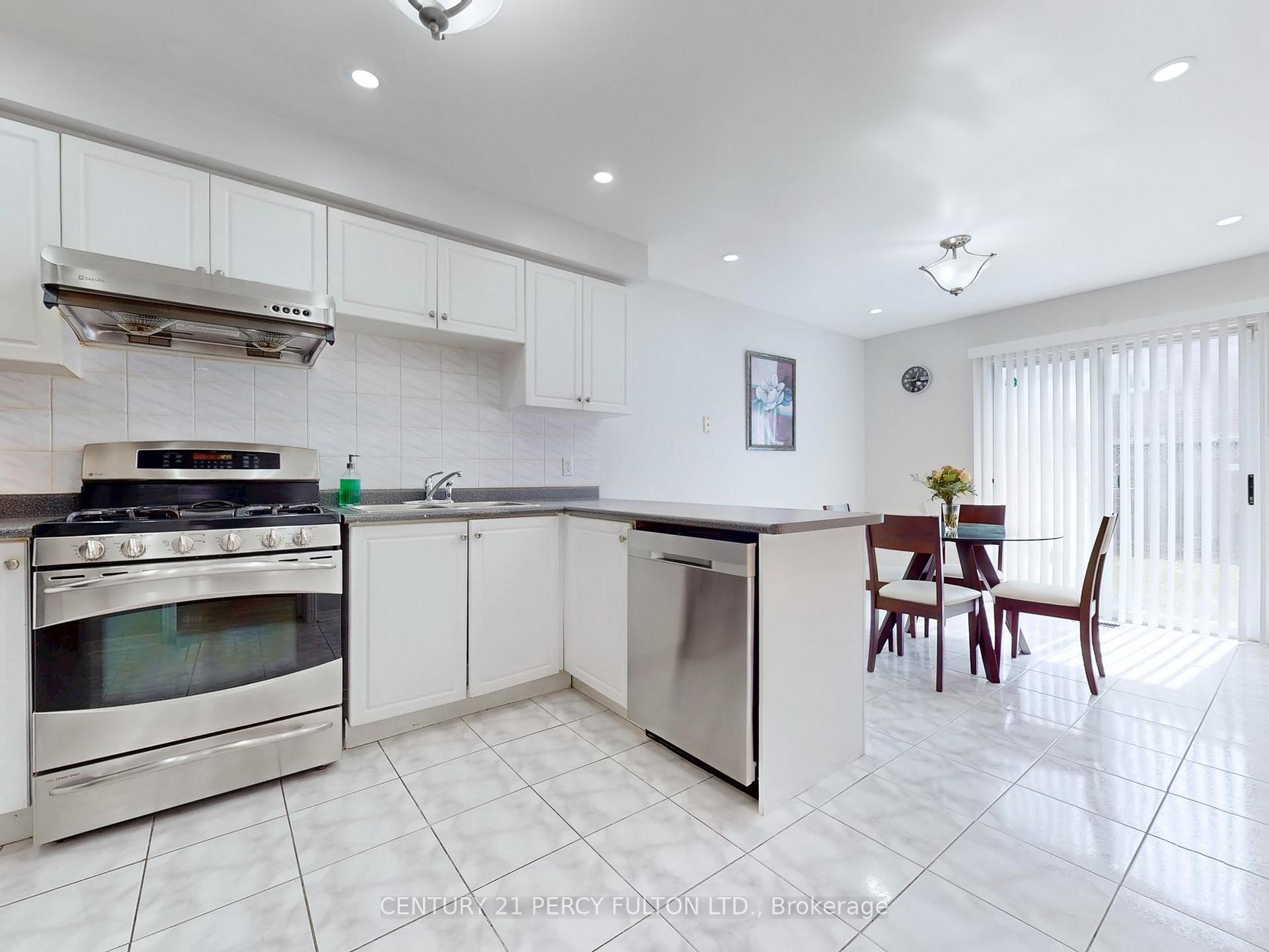 Photo 9 of 177 Sophia Road, Markham, Middlefield — HOMEH