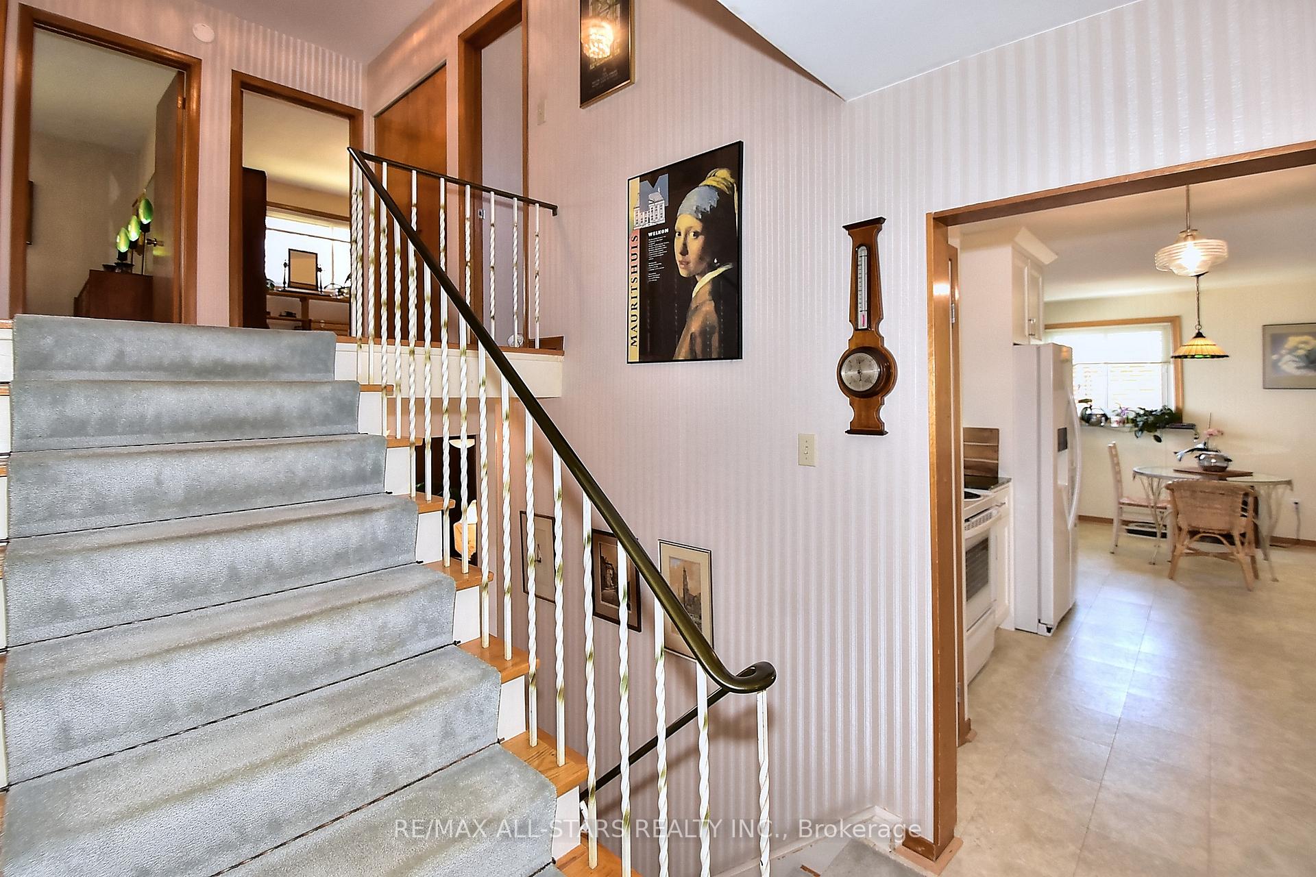 Photo 17 of 125 Fred Varley Drive, Markham, Unionville — HOMEH