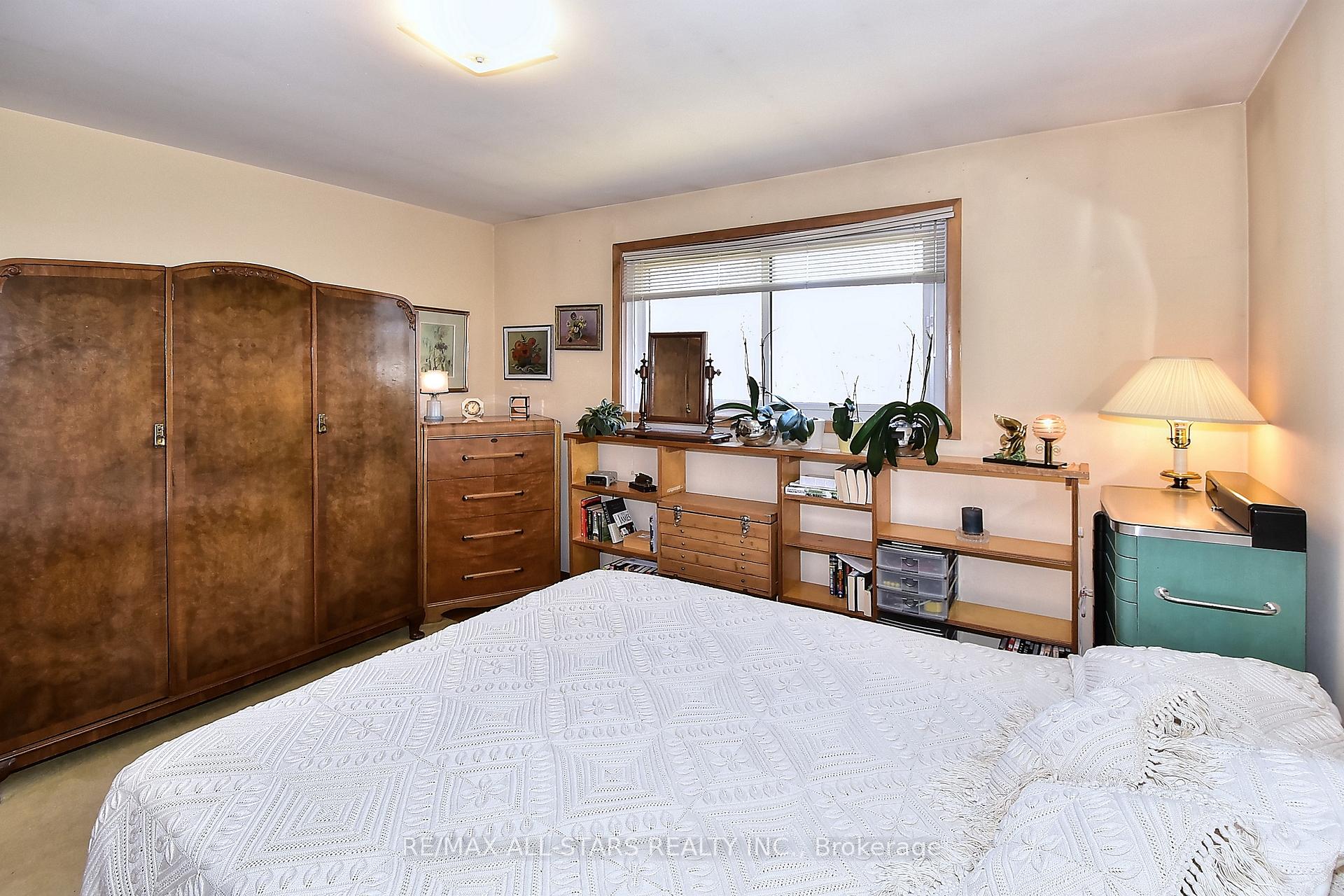 Photo 20 of 125 Fred Varley Drive, Markham, Unionville — HOMEH