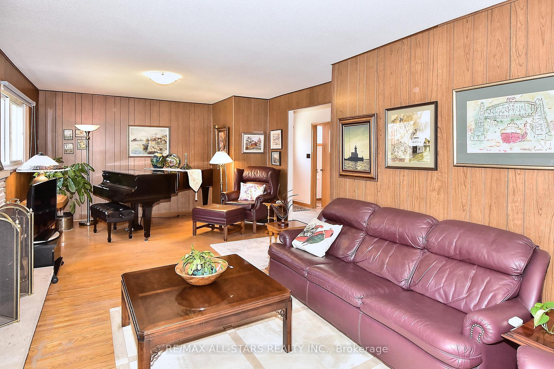 Photo 26 of 125 Fred Varley Drive, Markham, Unionville — HOMEH