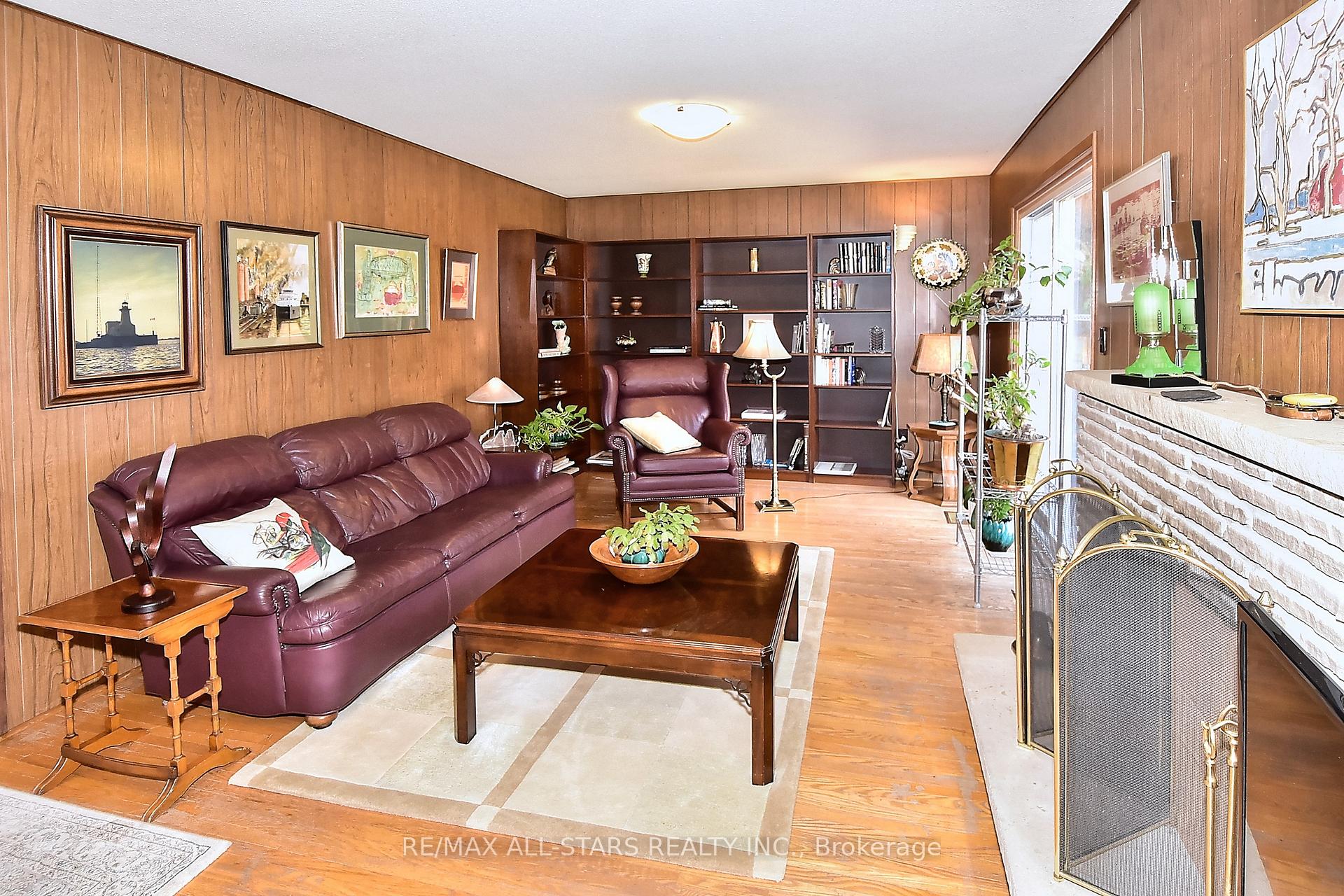 Photo 29 of 125 Fred Varley Drive, Markham, Unionville — HOMEH