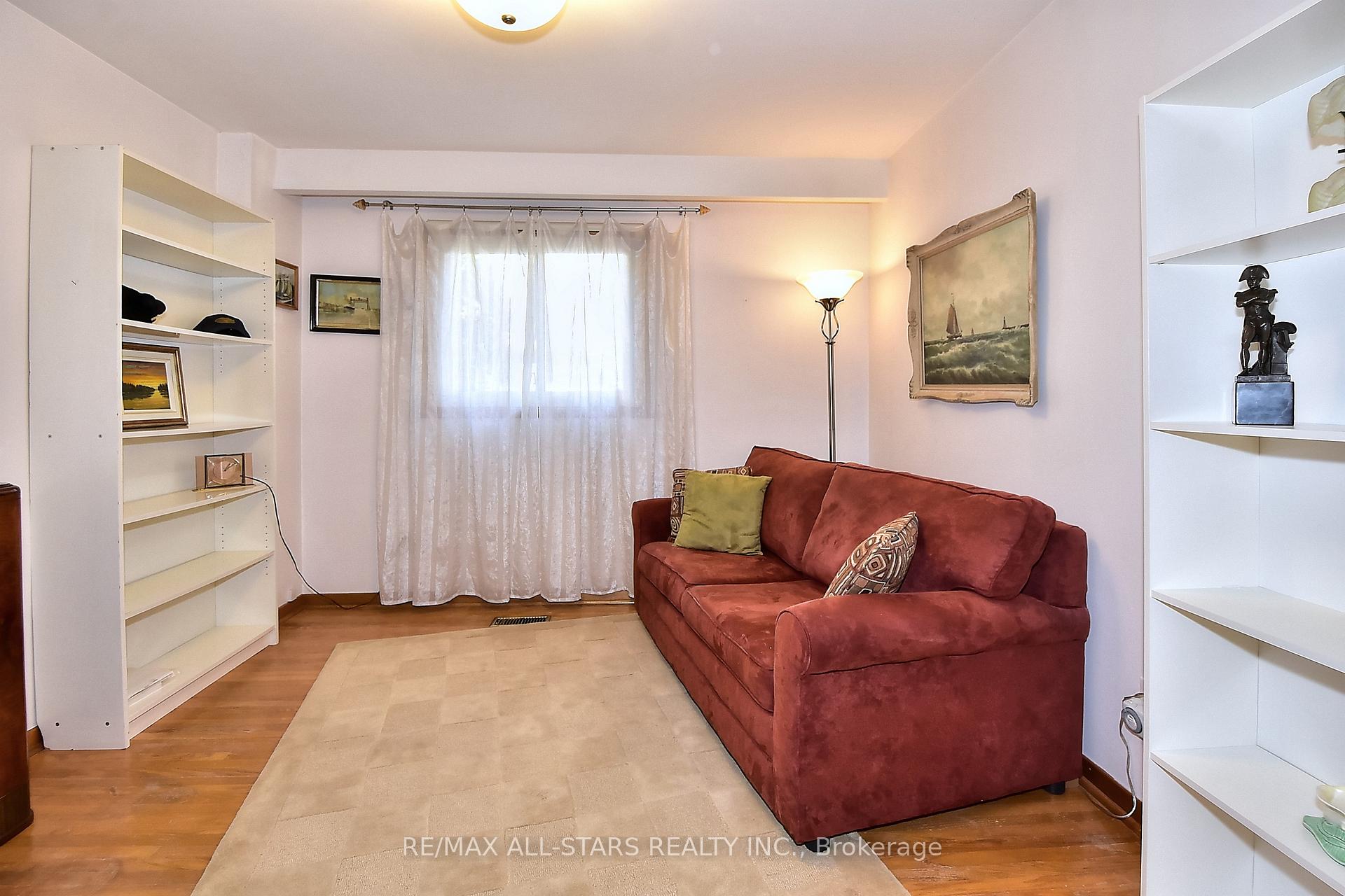 Photo 31 of 125 Fred Varley Drive, Markham, Unionville — HOMEH