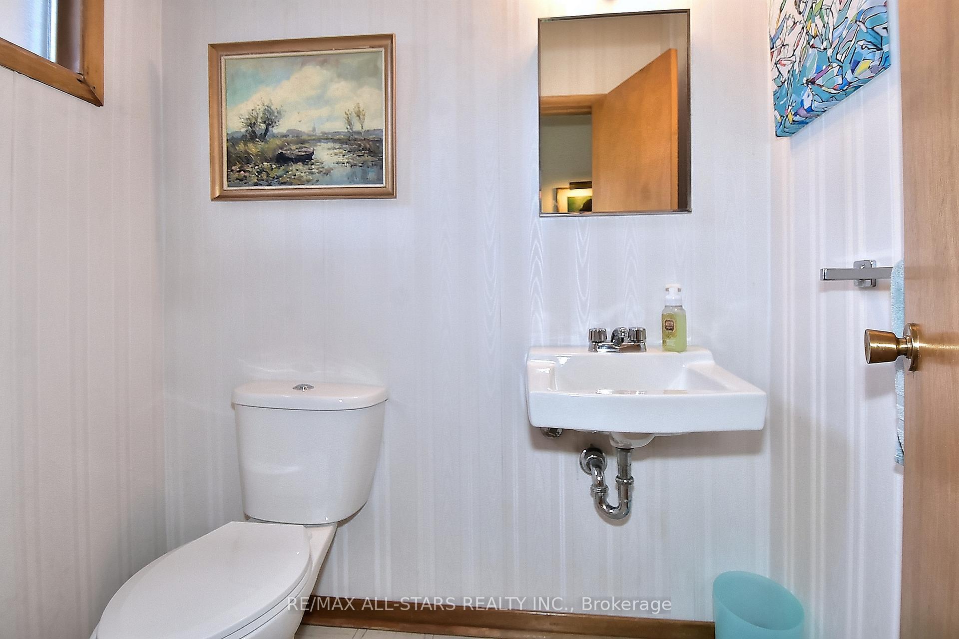 Photo 33 of 125 Fred Varley Drive, Markham, Unionville — HOMEH