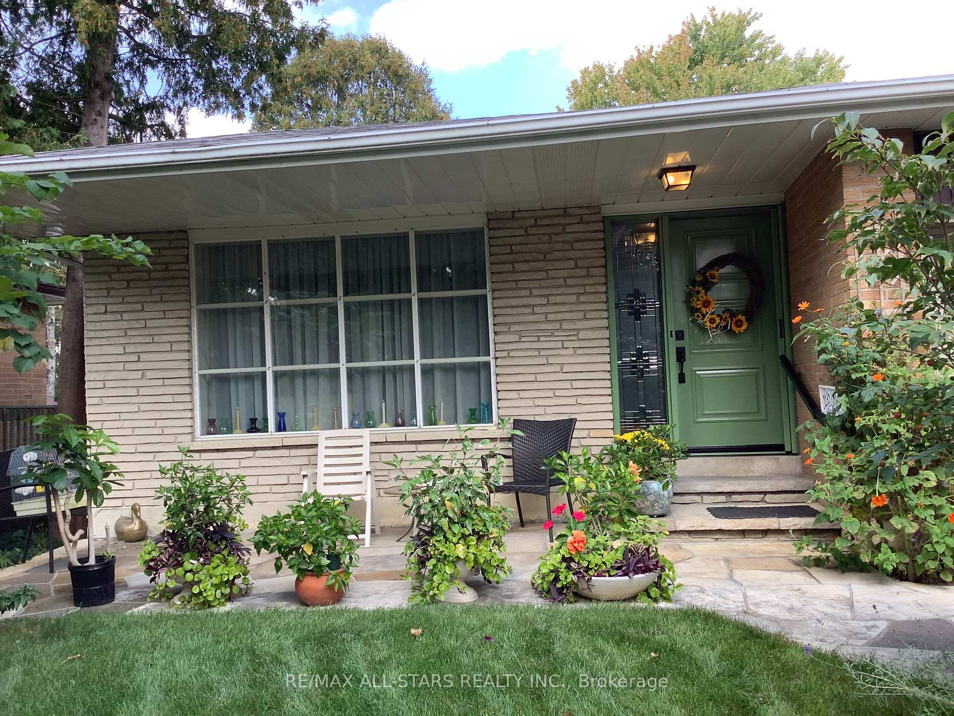 Photo 44 of 125 Fred Varley Drive, Markham, Unionville — HOMEH