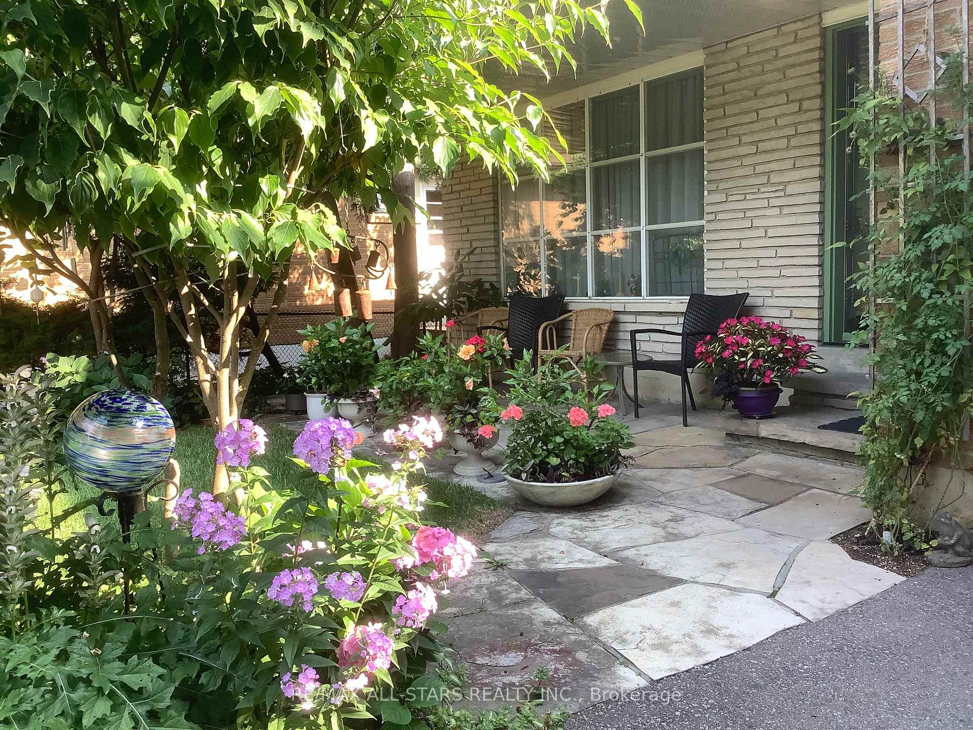 Photo 45 of 125 Fred Varley Drive, Markham, Unionville — HOMEH