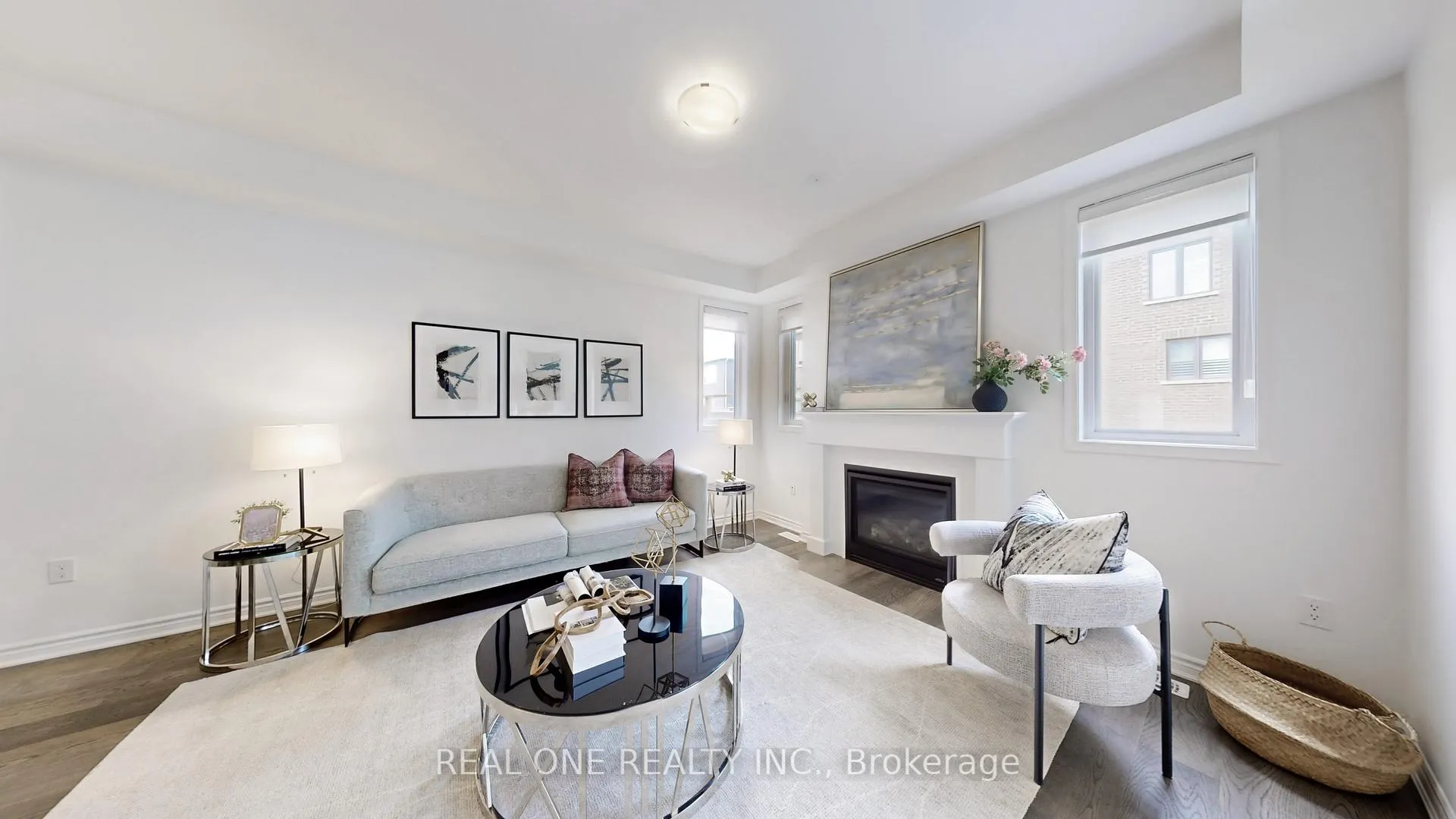 Photo 5 of 561 Kennedy Circle W, Milton, Cobban — HOMEH